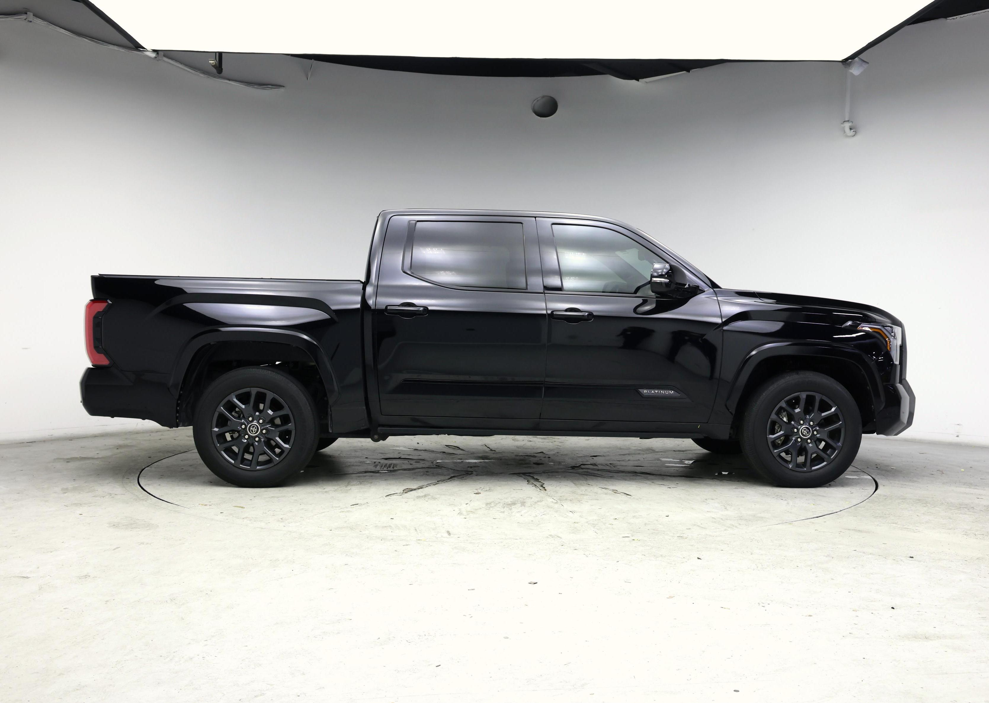 Thumbnail: 2022 Toyota Tundra - 7