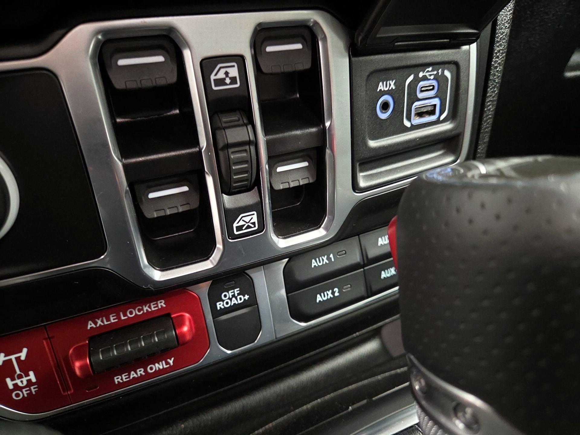 Thumbnail: 2025 Jeep Gladiator - 18