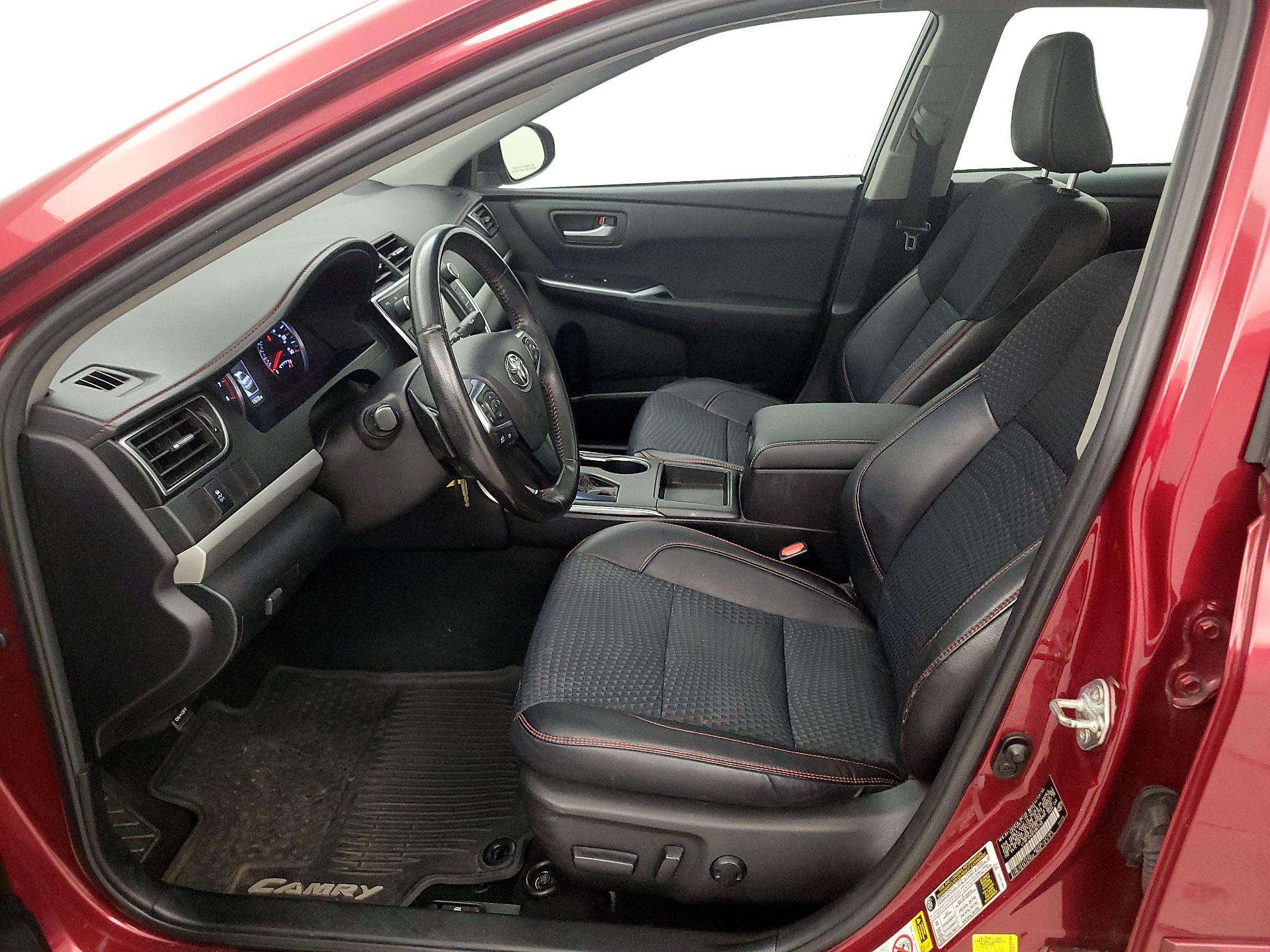 Thumbnail: 2015 Toyota Camry - 11