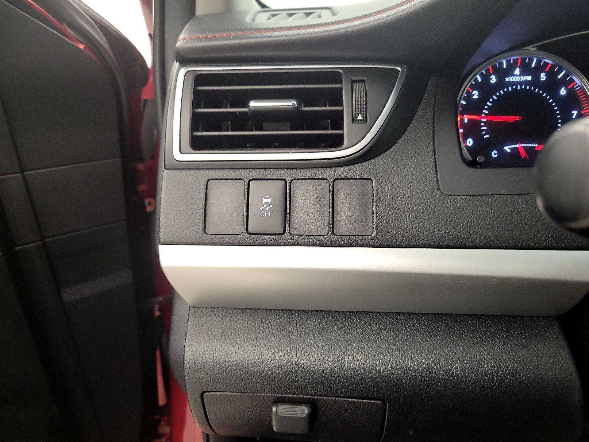 Thumbnail: 2015 Toyota Camry - 13