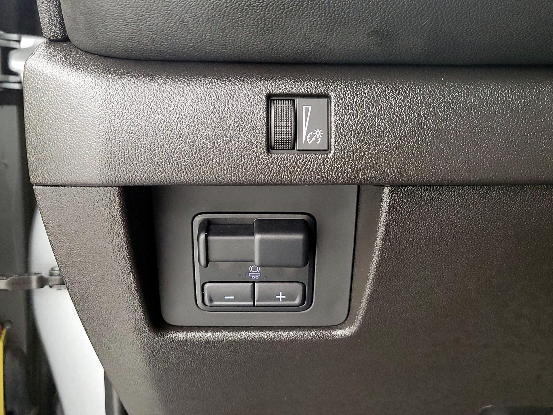 Thumbnail: 2024 Chevrolet Colorado - 13