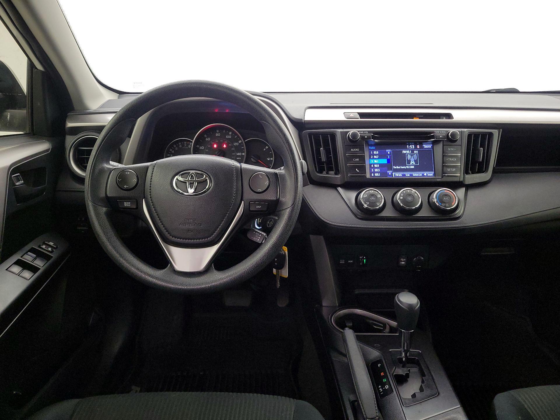 Thumbnail: 2016 Toyota RAV4 - 10