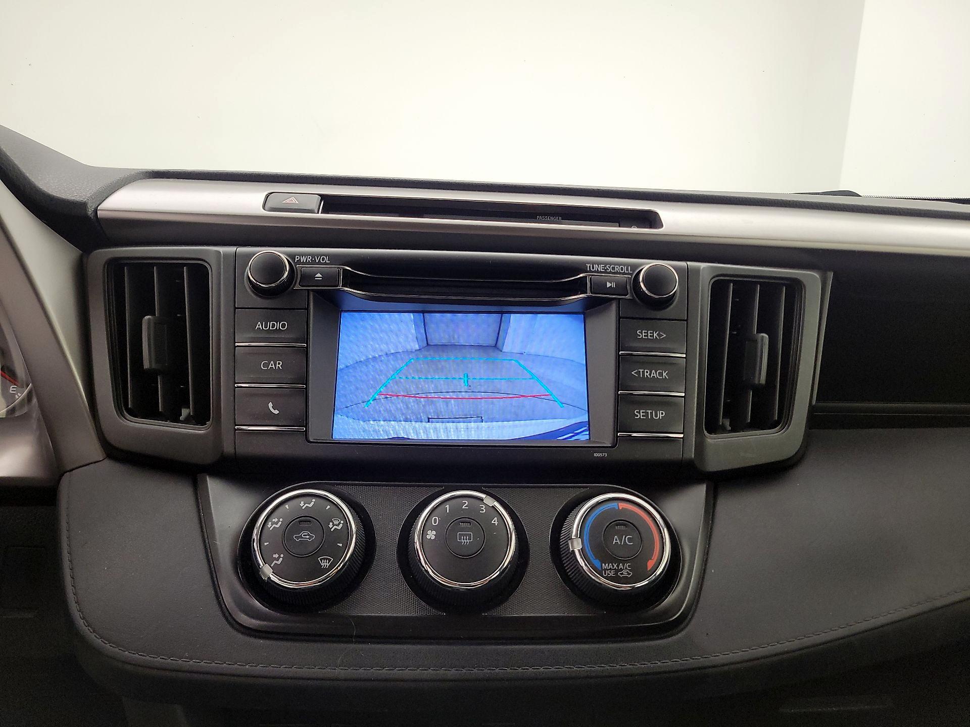 Thumbnail: 2016 Toyota RAV4 - 14