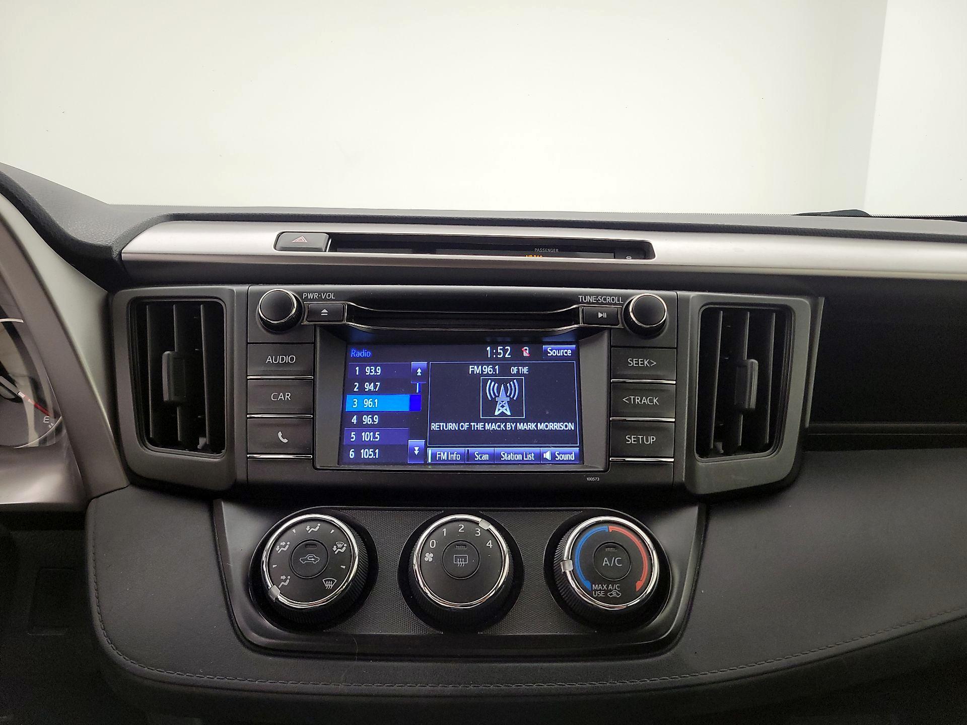 Thumbnail: 2016 Toyota RAV4 - 15