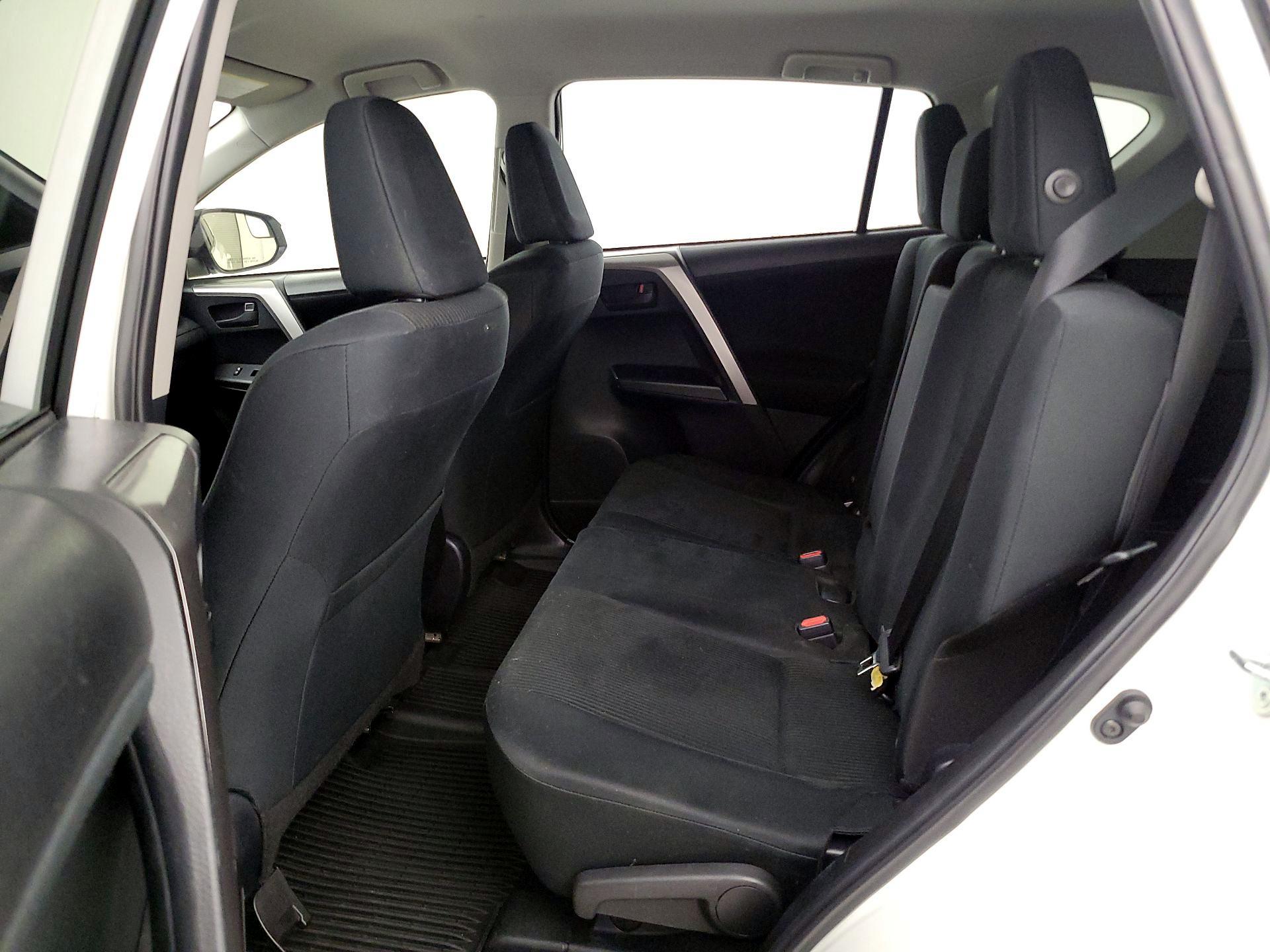 Thumbnail: 2016 Toyota RAV4 - 19