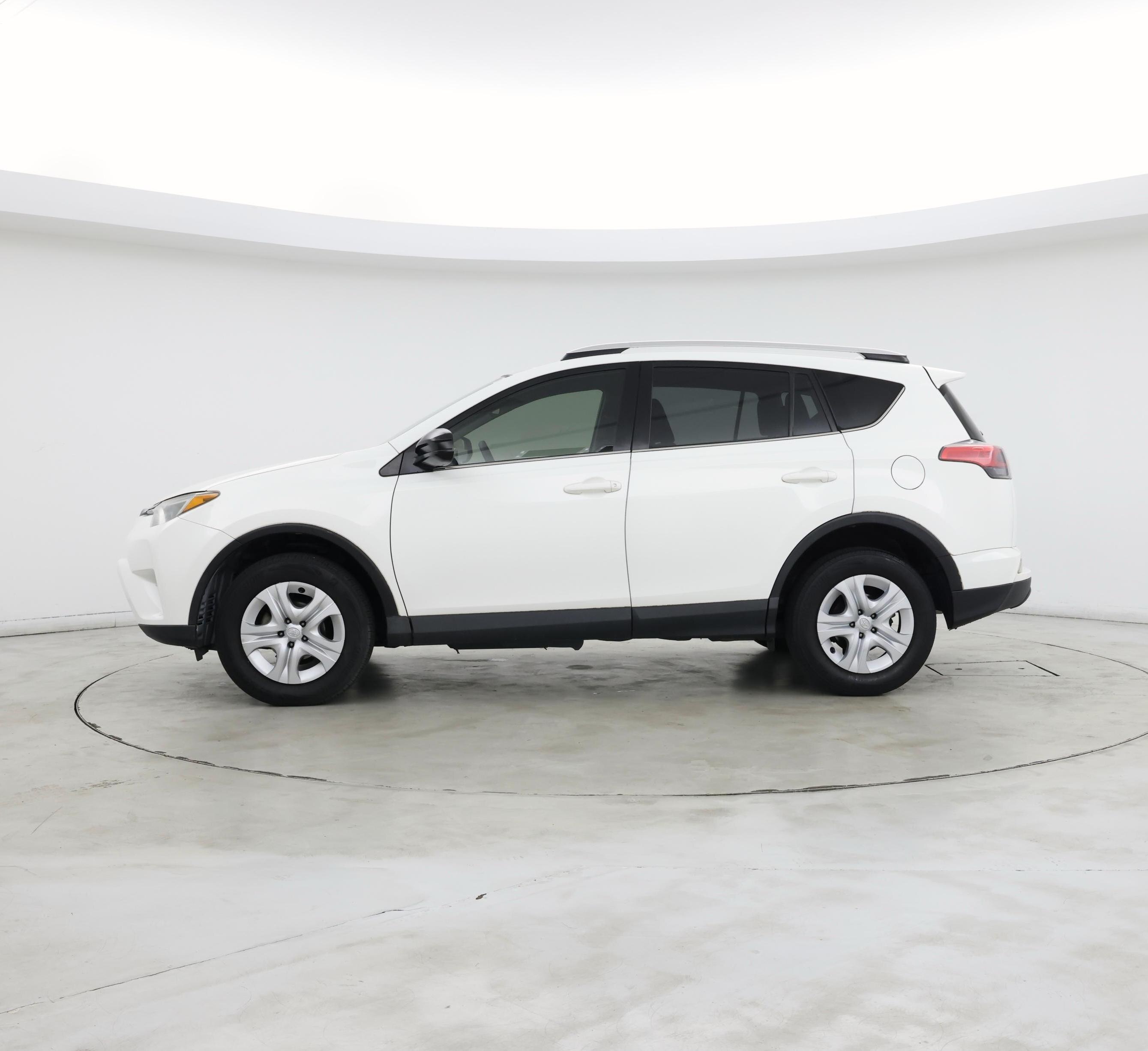 Thumbnail: 2016 Toyota RAV4 - 3
