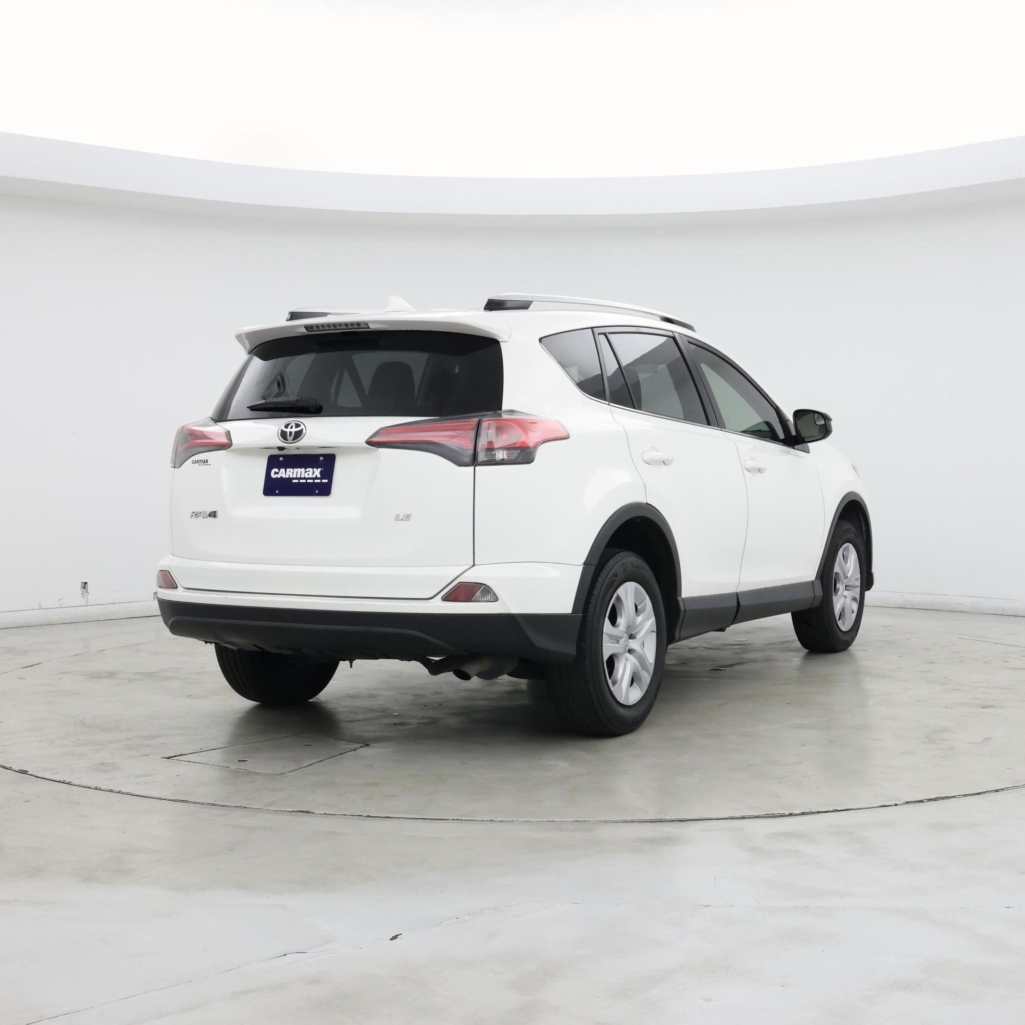 Thumbnail: 2016 Toyota RAV4 - 8