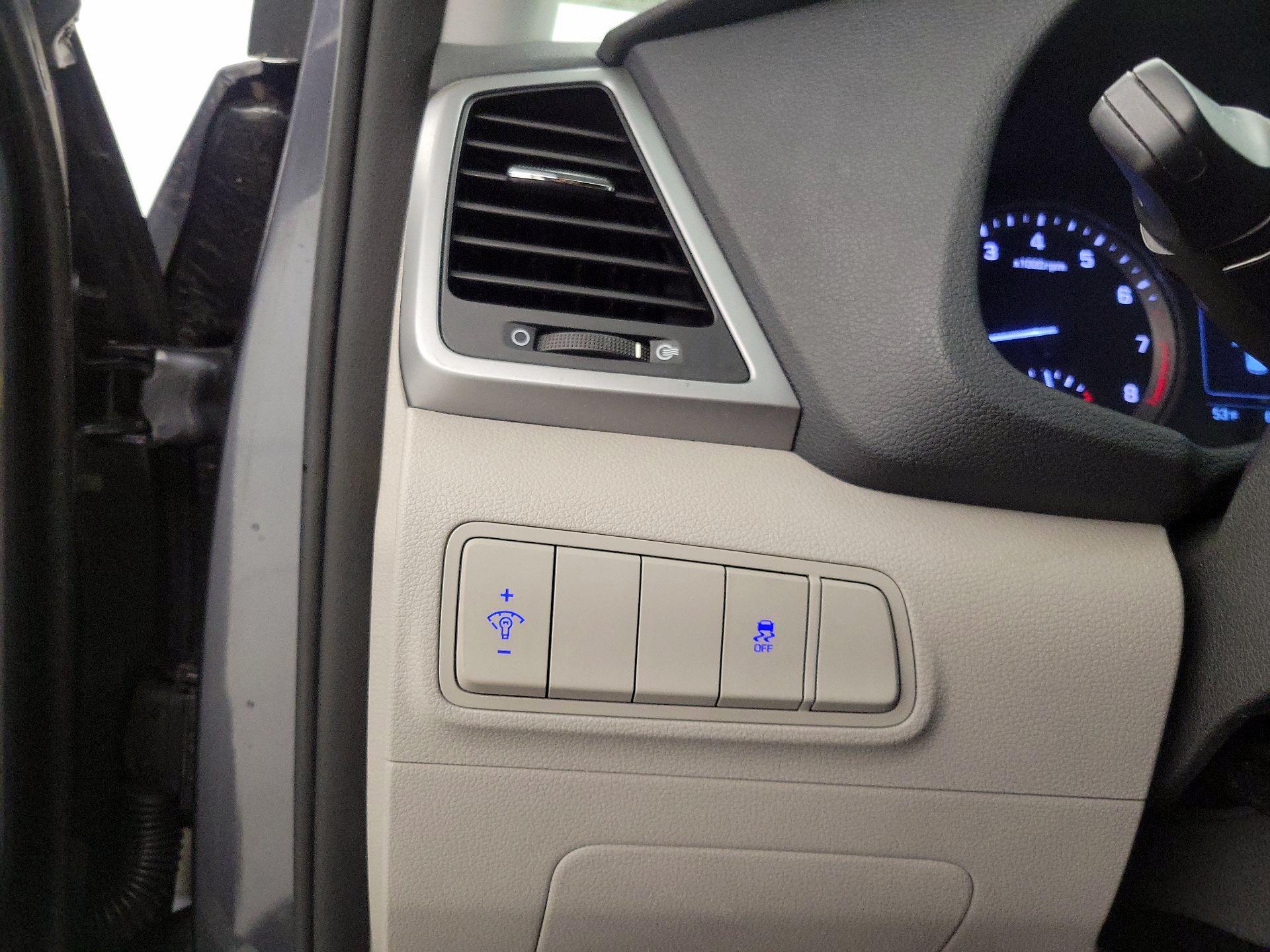 Thumbnail: 2016 Hyundai Tucson - 13