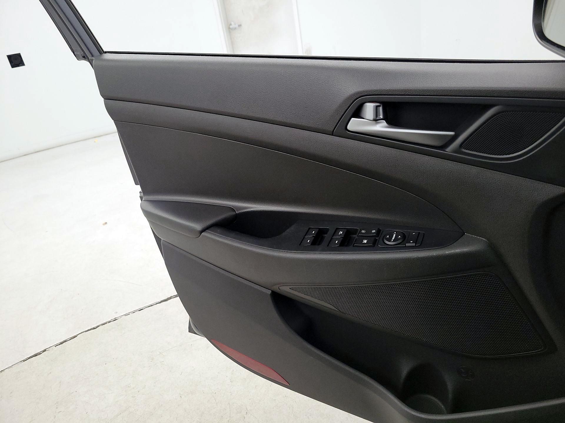 Thumbnail: 2016 Hyundai Tucson - 12