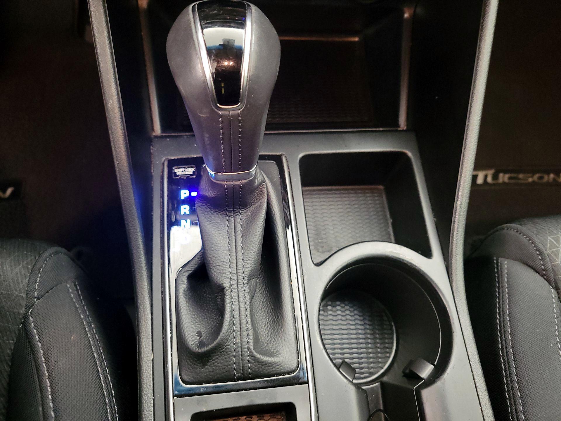 Thumbnail: 2016 Hyundai Tucson - 17