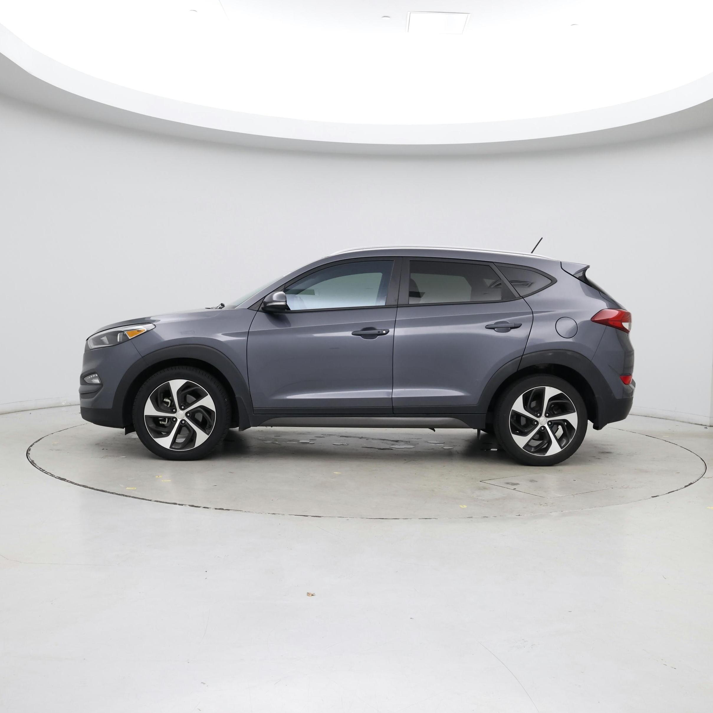 Thumbnail: 2016 Hyundai Tucson - 3