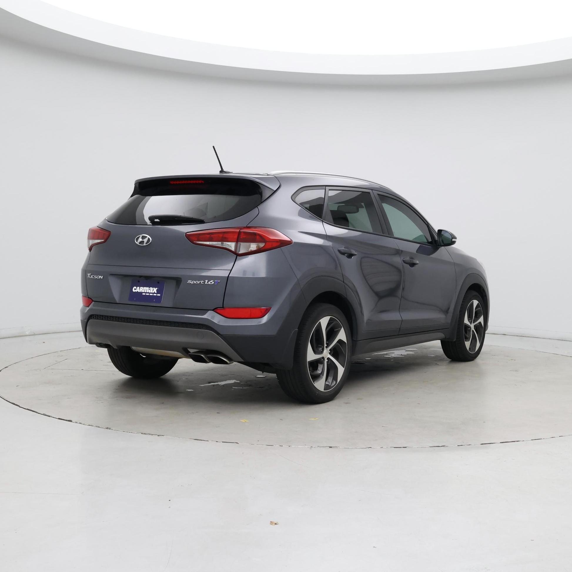 Thumbnail: 2016 Hyundai Tucson - 8