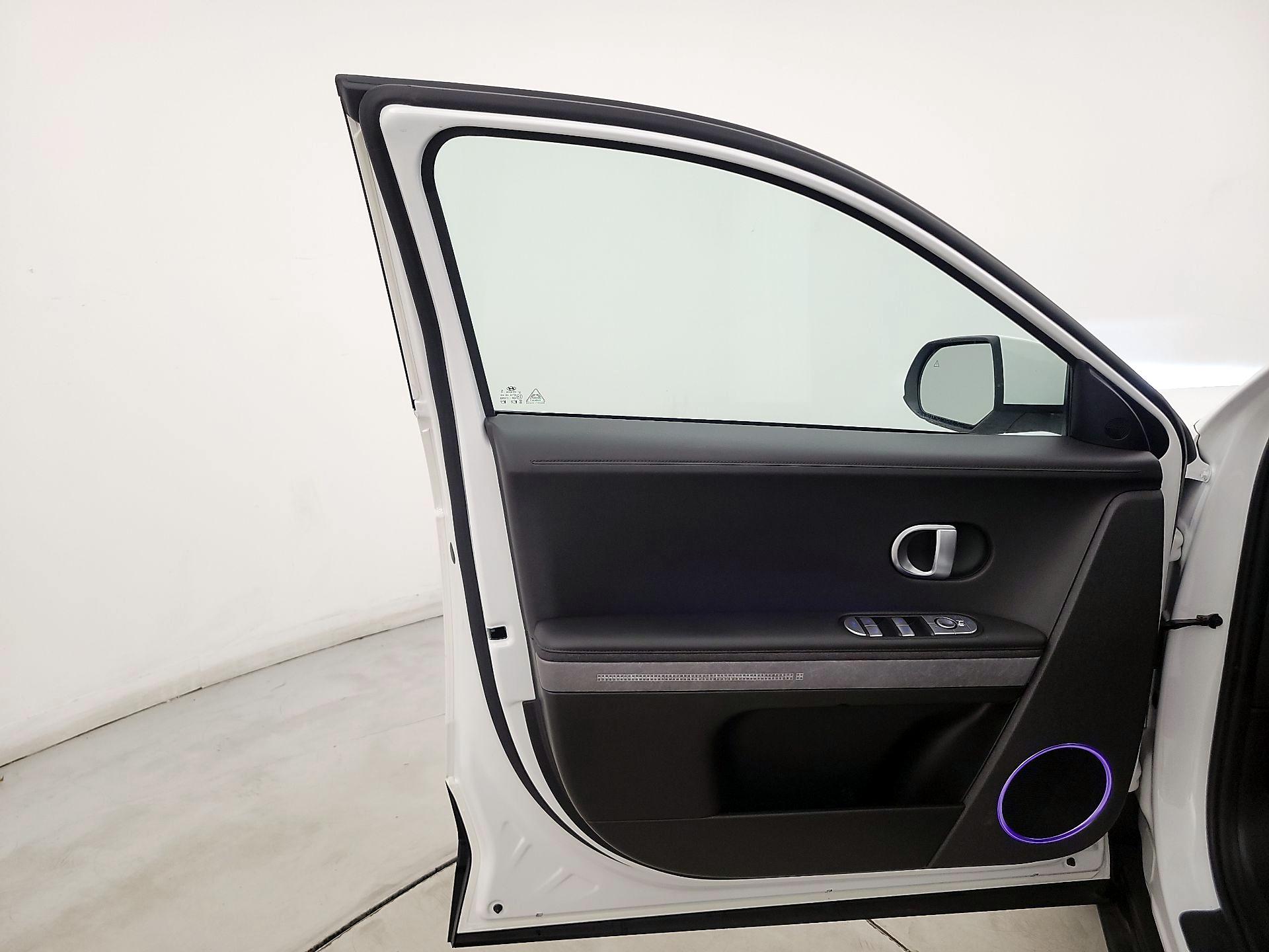 Thumbnail: 2023 Hyundai Ioniq 5 - 12