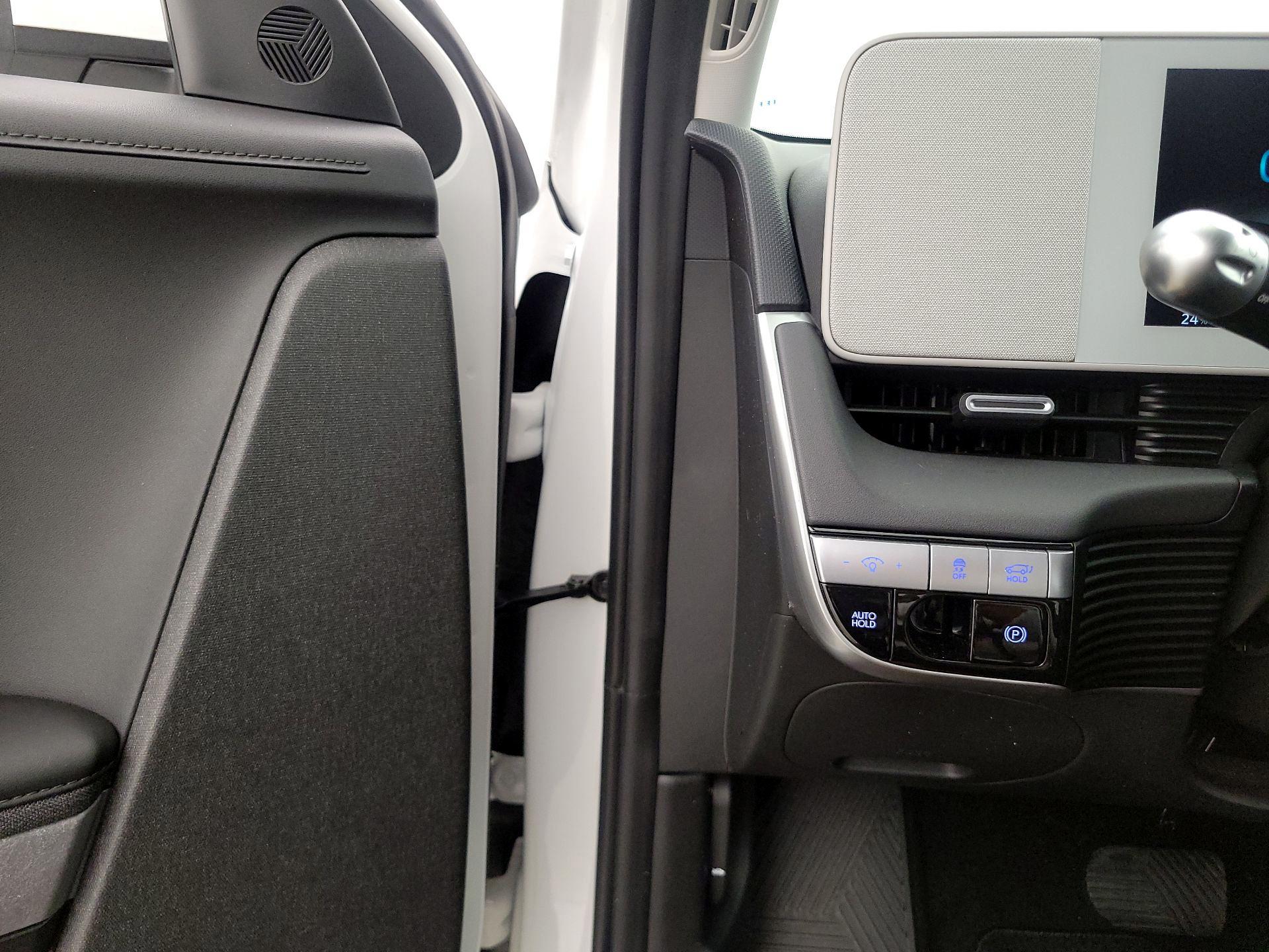 Thumbnail: 2023 Hyundai Ioniq 5 - 13