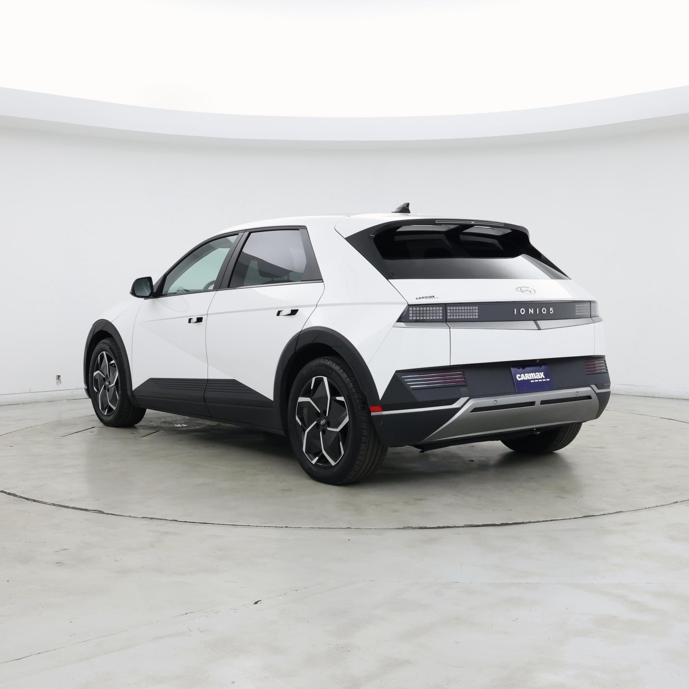 Thumbnail: 2023 Hyundai Ioniq 5 - 2