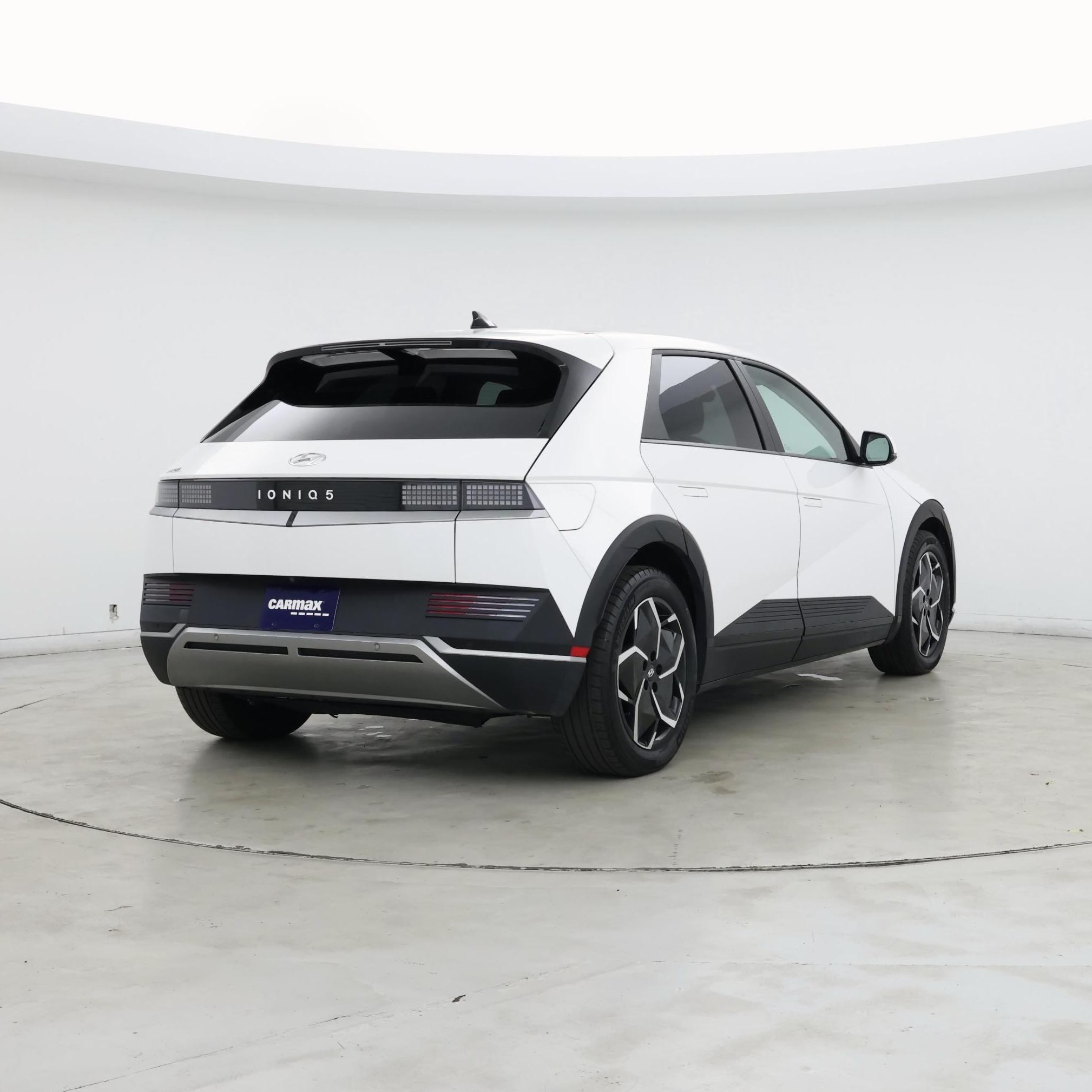 Thumbnail: 2023 Hyundai Ioniq 5 - 8