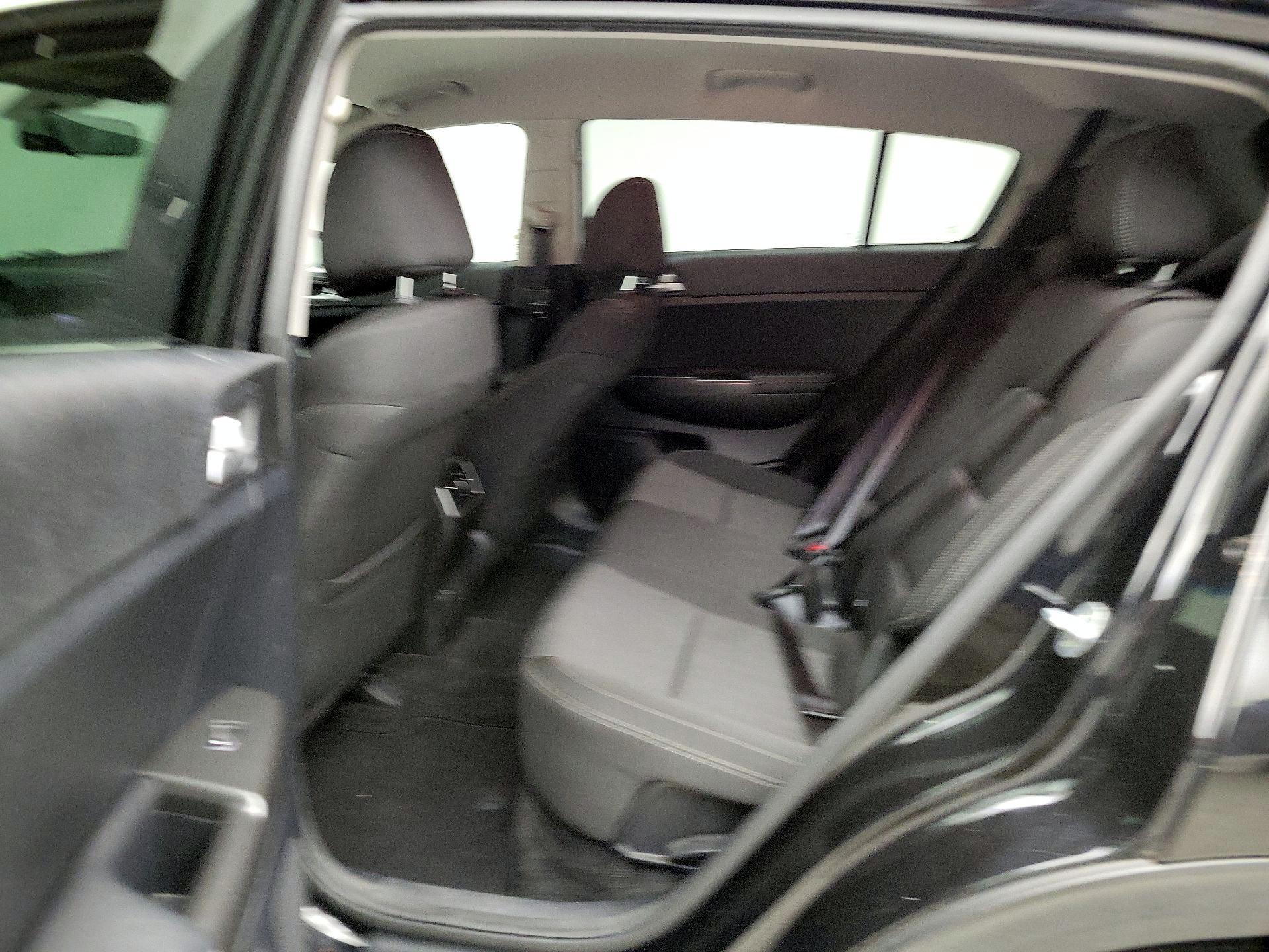 Thumbnail: 2017 Kia Sportage - 19