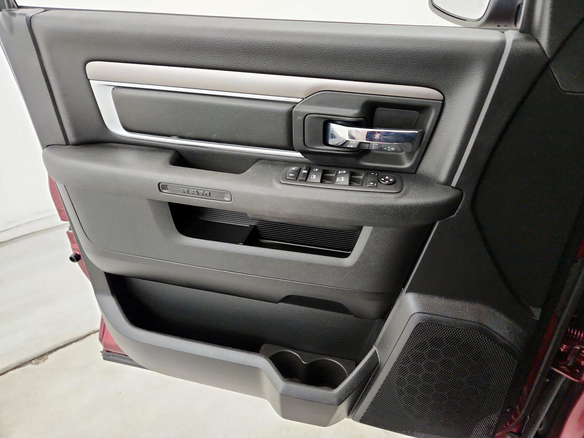 Thumbnail: 2024 RAM 1500 Classic - 12