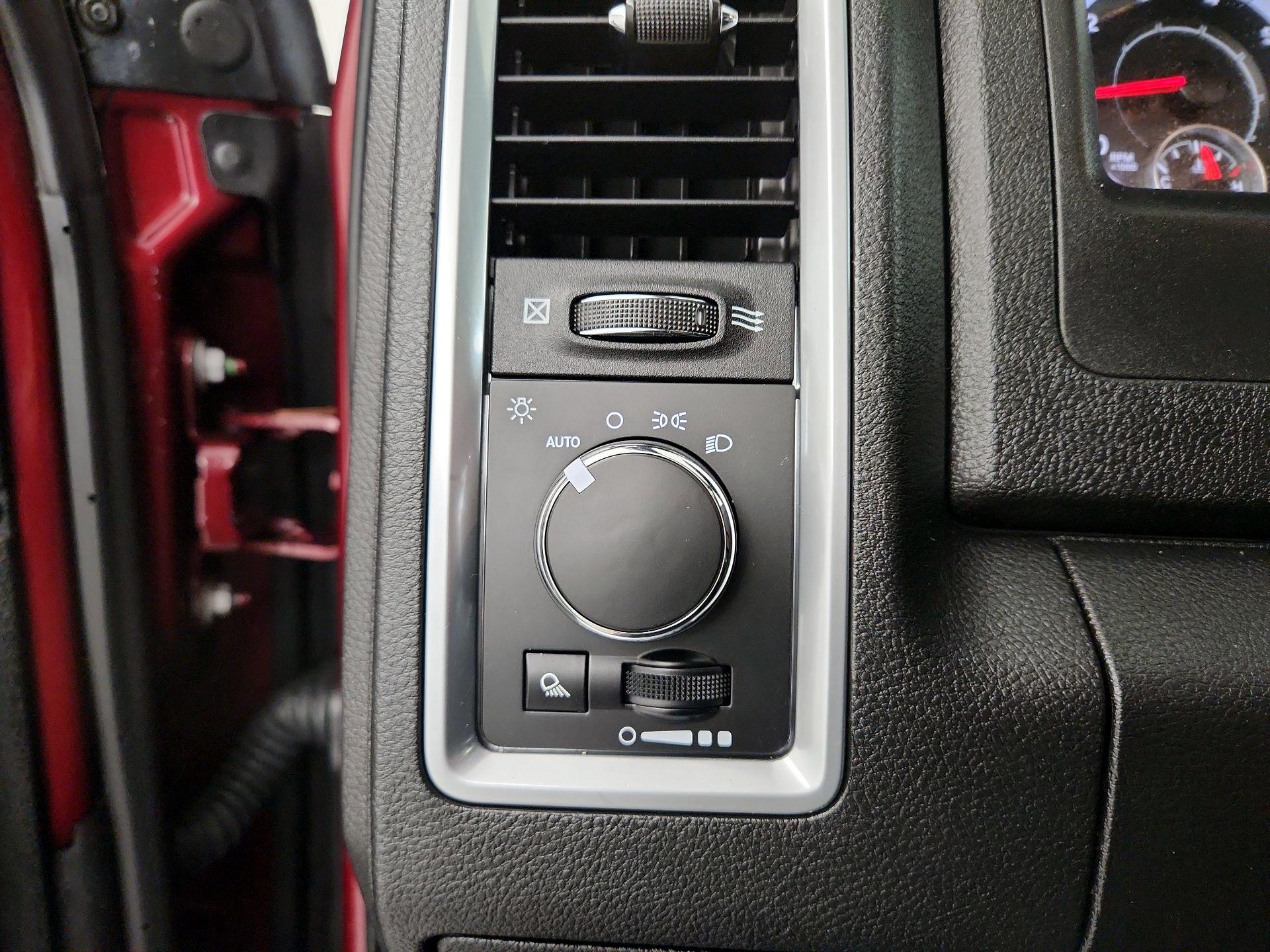 Thumbnail: 2024 RAM 1500 Classic - 13