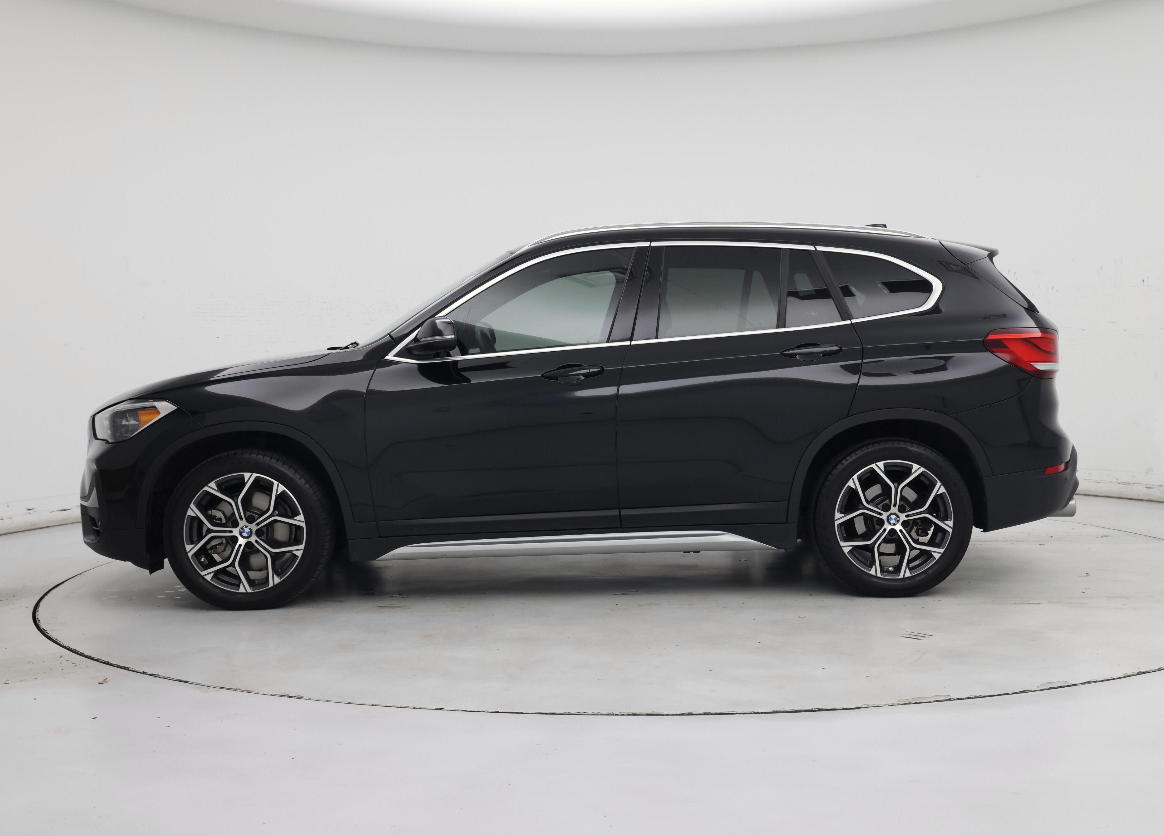 Thumbnail: 2021 BMW X1 - 3