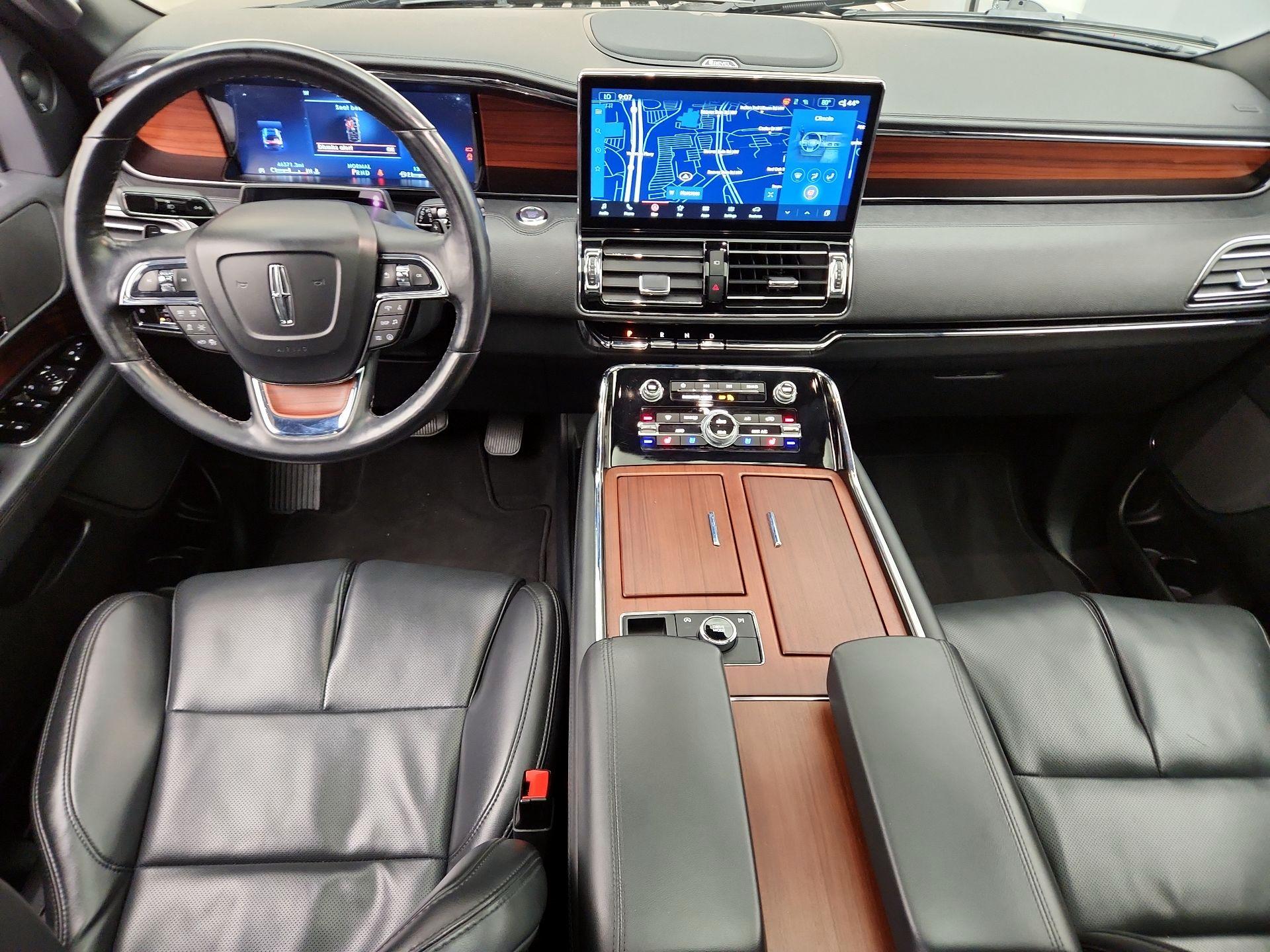 Thumbnail: 2024 Lincoln Navigator - 9