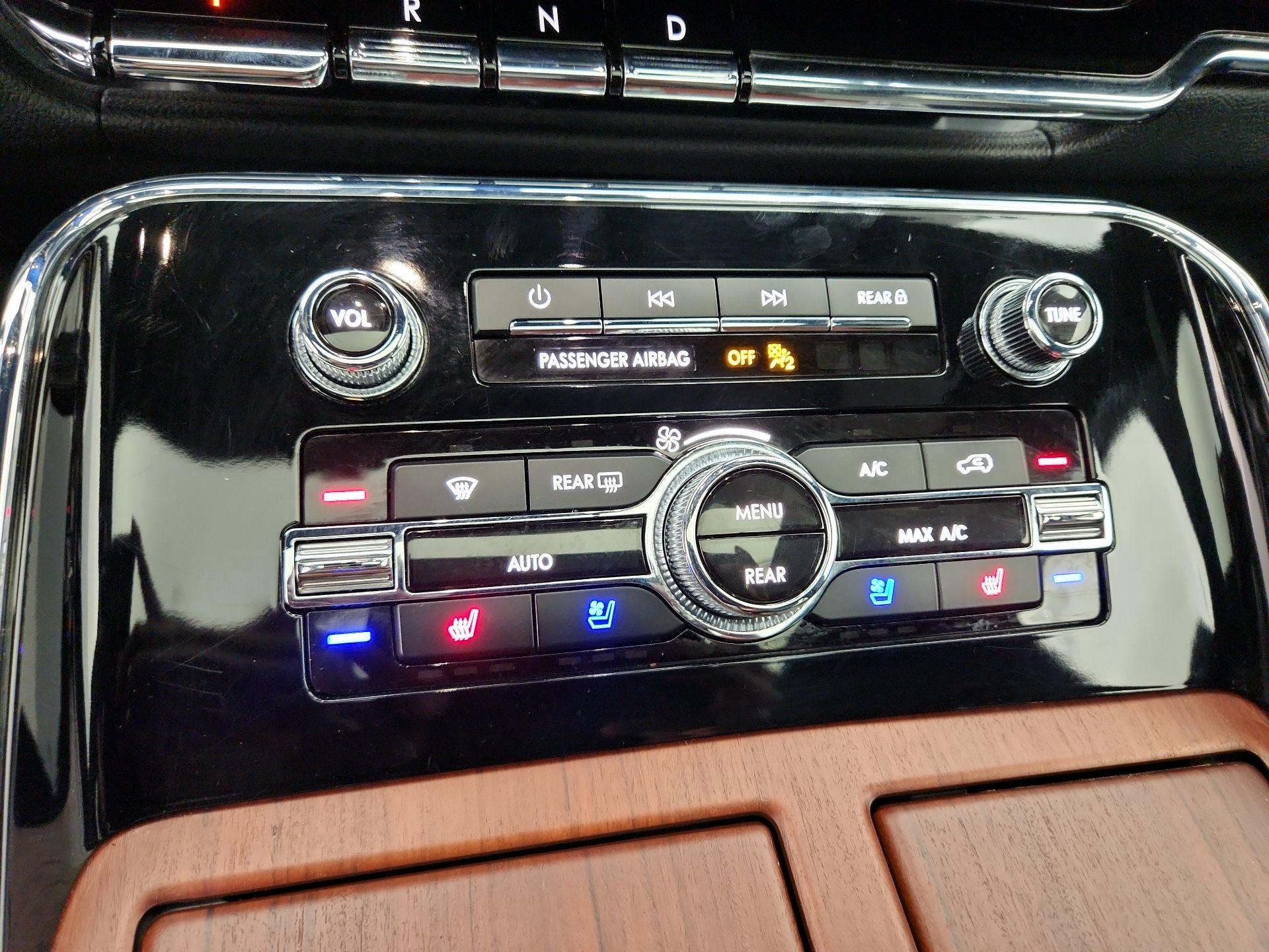 Thumbnail: 2024 Lincoln Navigator - 17