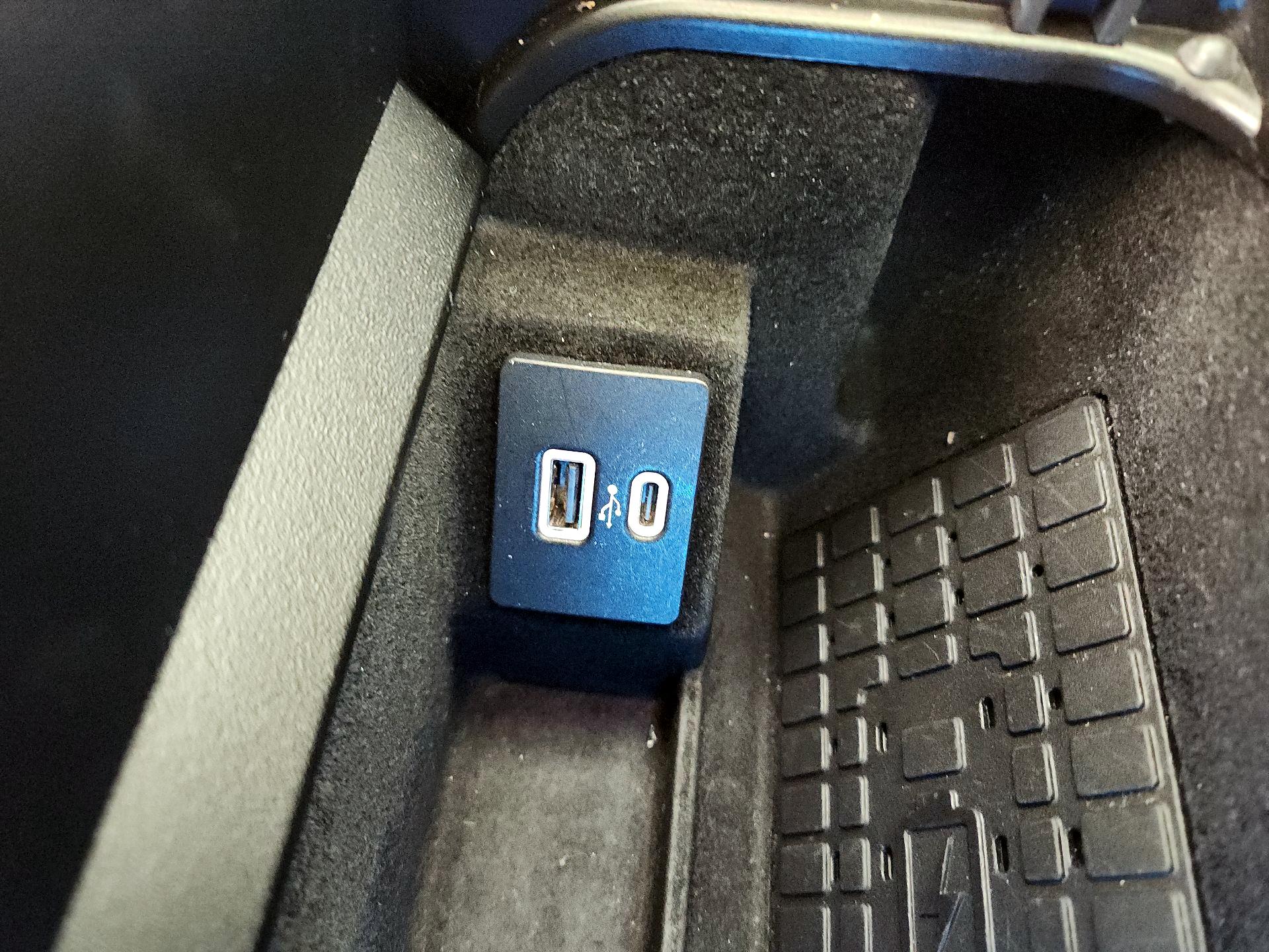 Thumbnail: 2024 Lincoln Navigator - 19