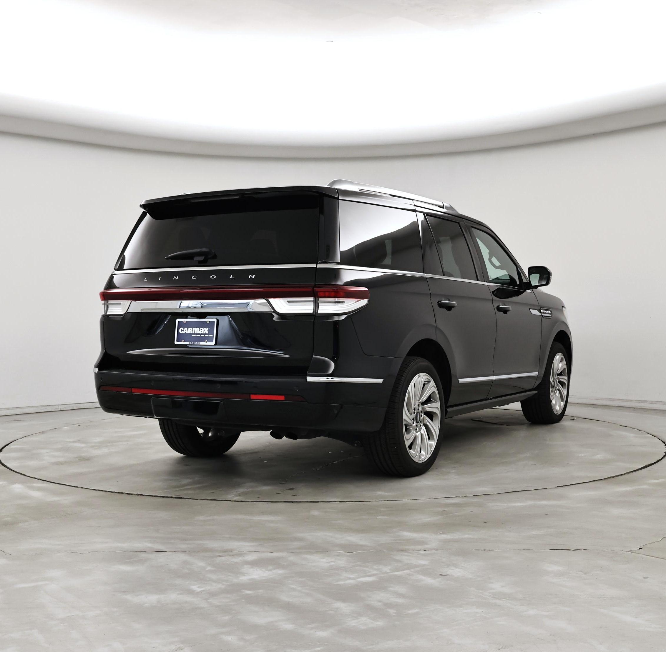 Thumbnail: 2024 Lincoln Navigator - 8