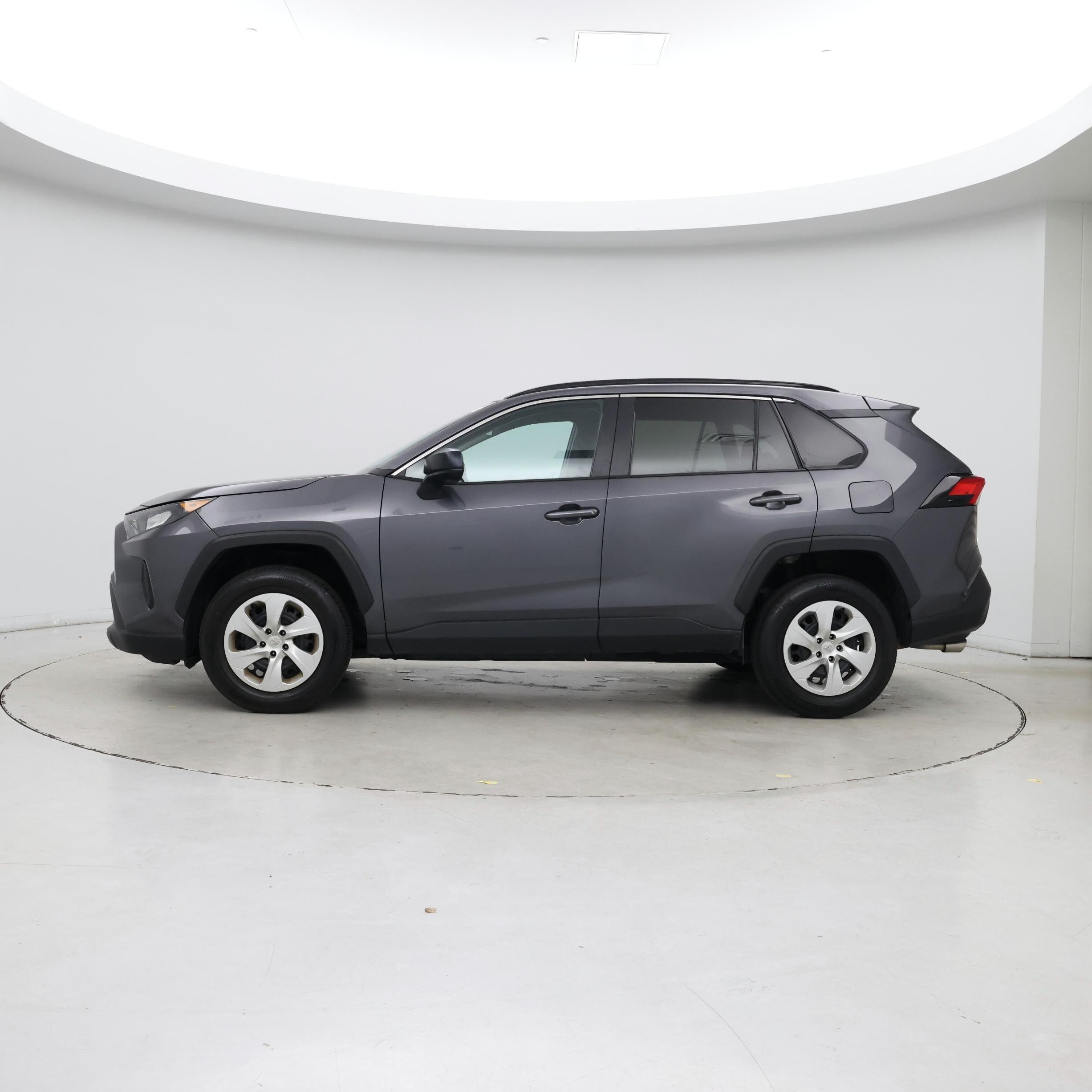 Thumbnail: 2019 Toyota RAV4 - 3