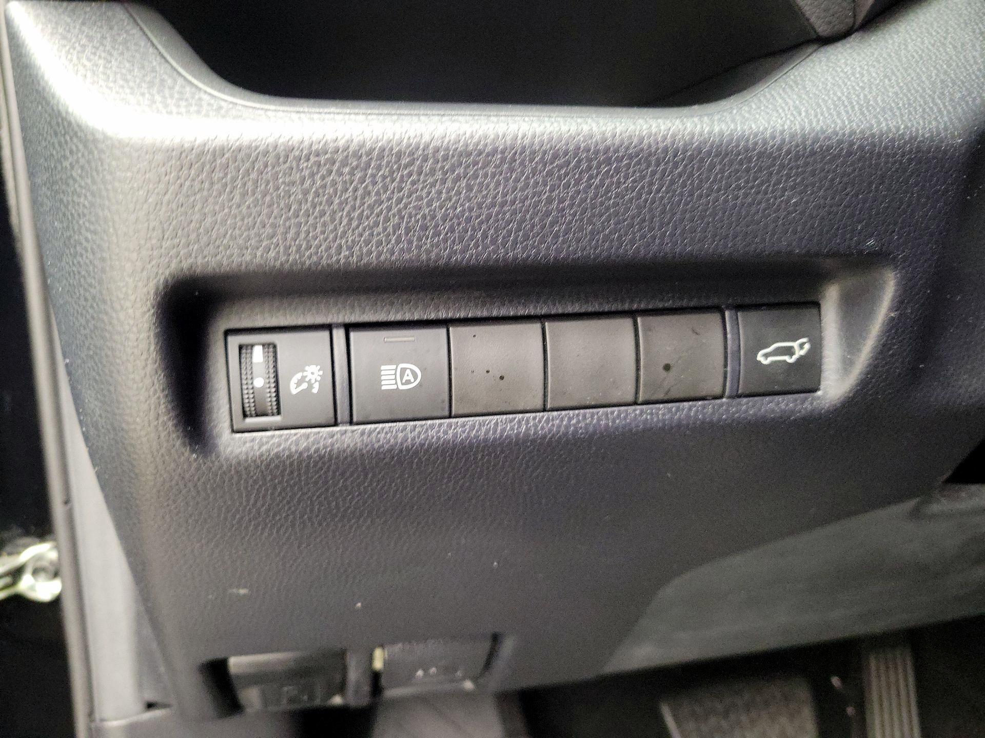 Thumbnail: 2020 Toyota RAV4 - 13