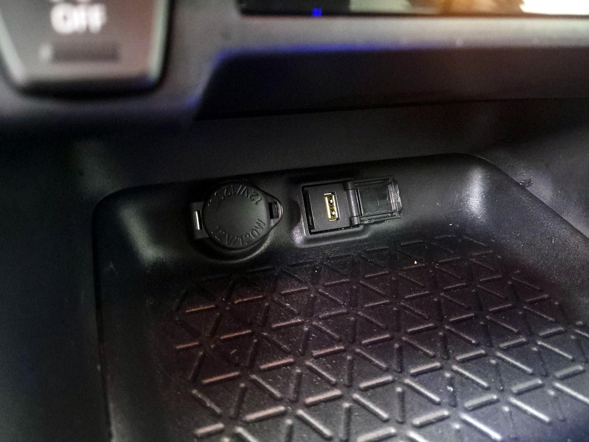 Thumbnail: 2020 Toyota RAV4 - 18