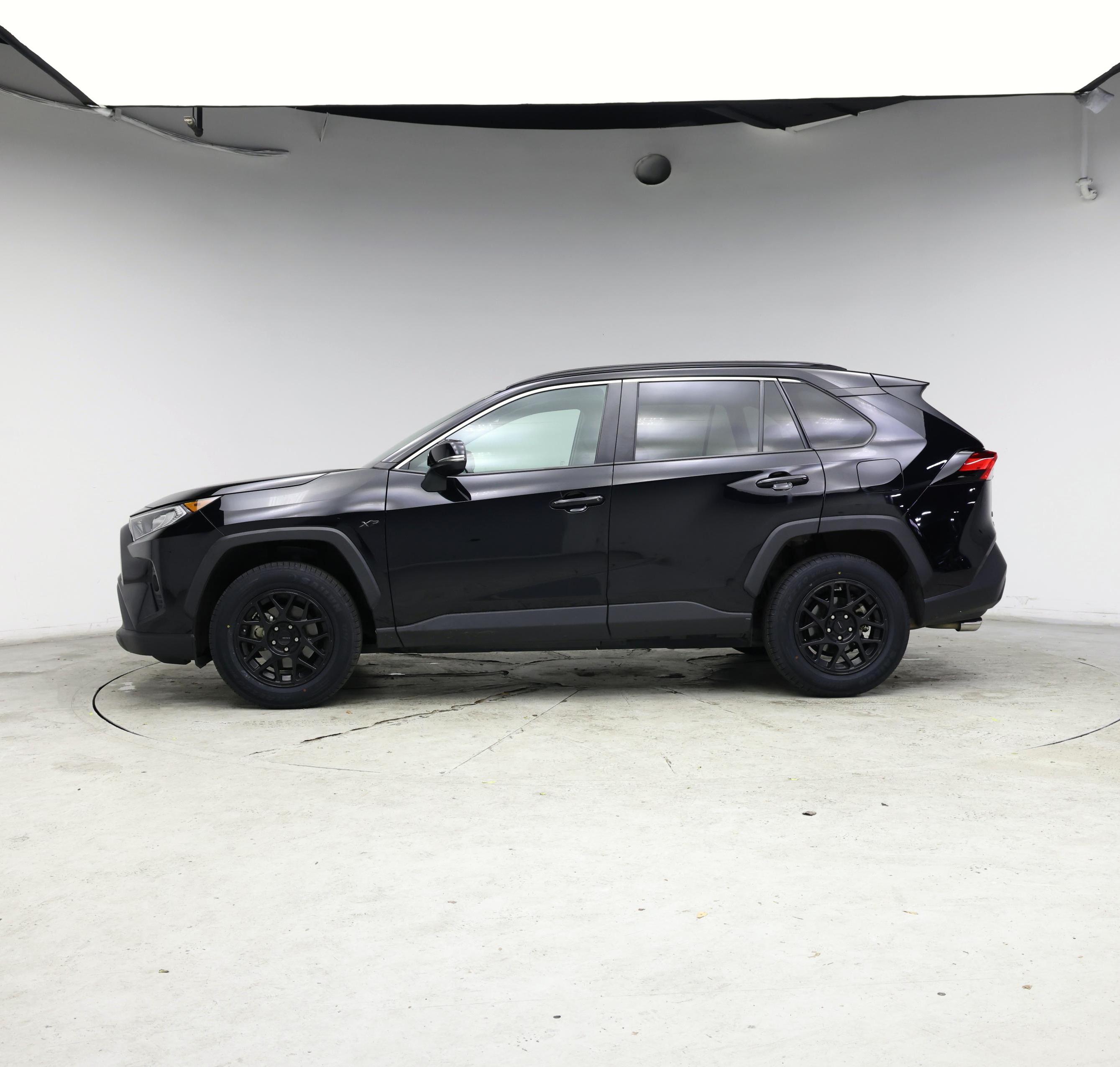 Thumbnail: 2020 Toyota RAV4 - 3