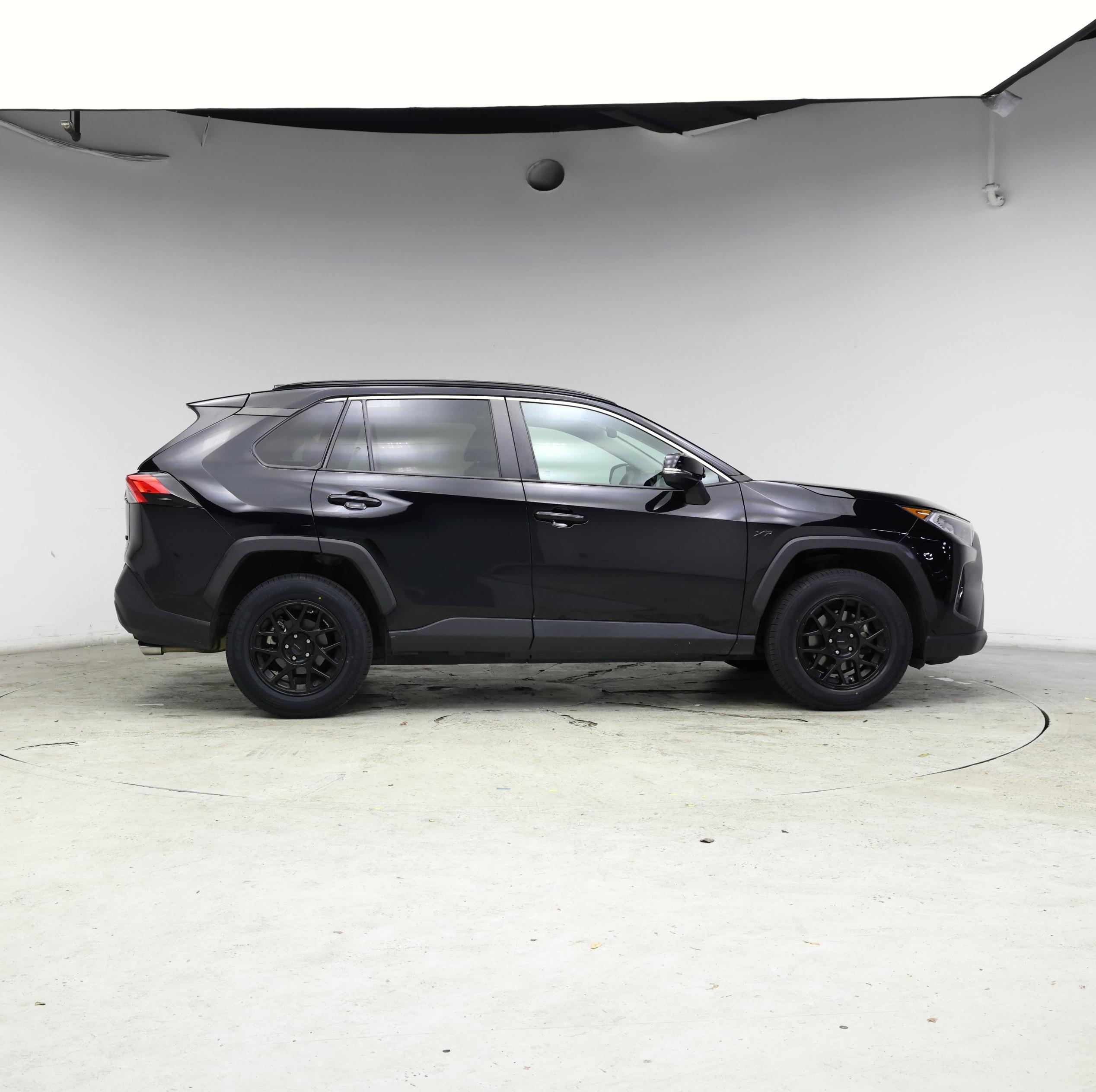 Thumbnail: 2020 Toyota RAV4 - 7