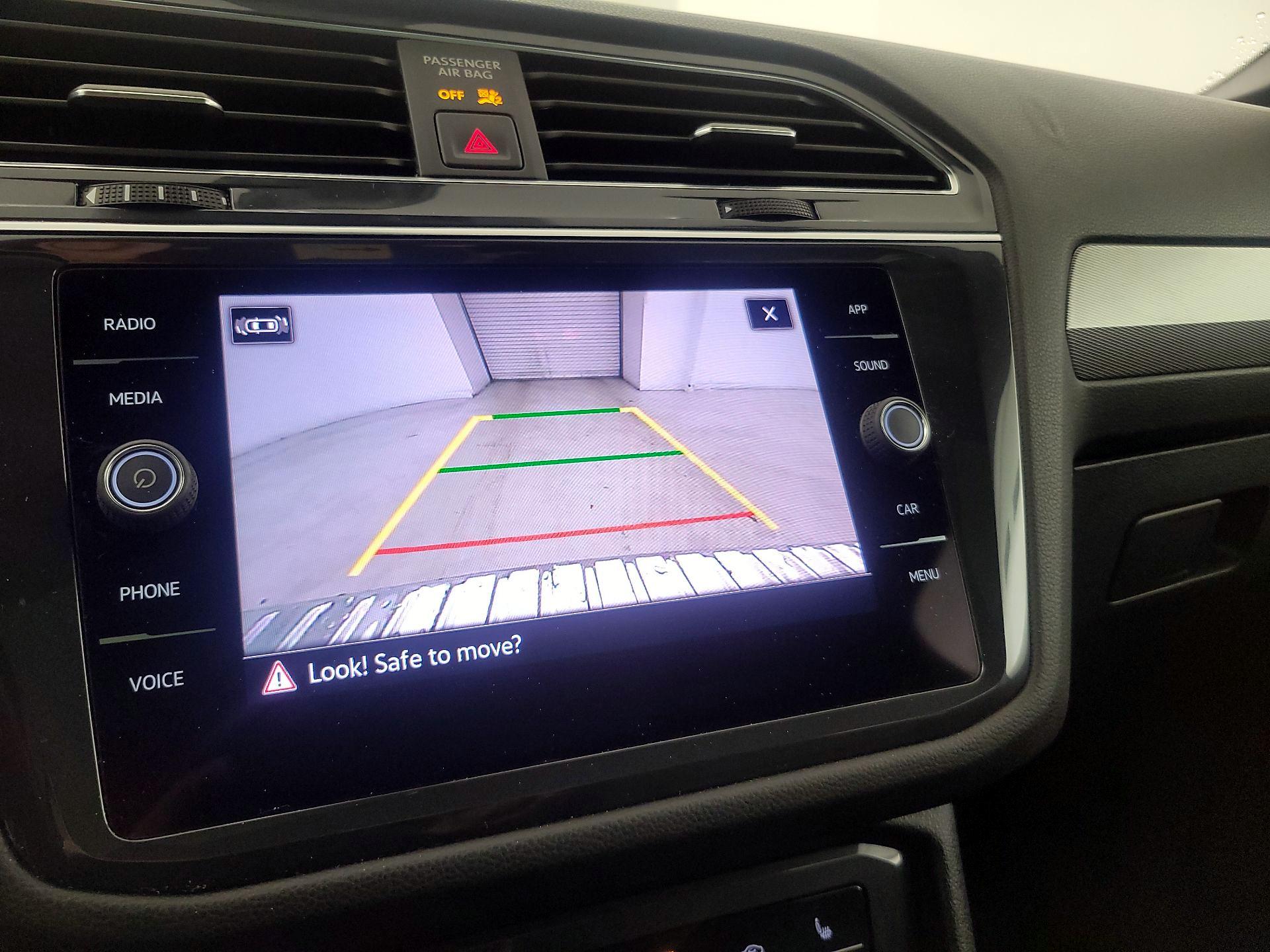 Thumbnail: 2022 Volkswagen Tiguan - 14