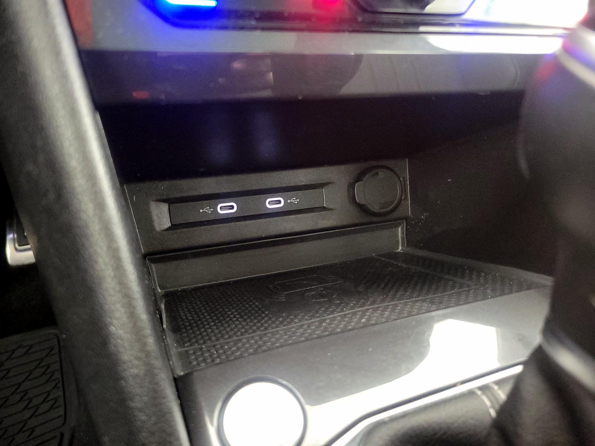 Thumbnail: 2022 Volkswagen Tiguan - 18