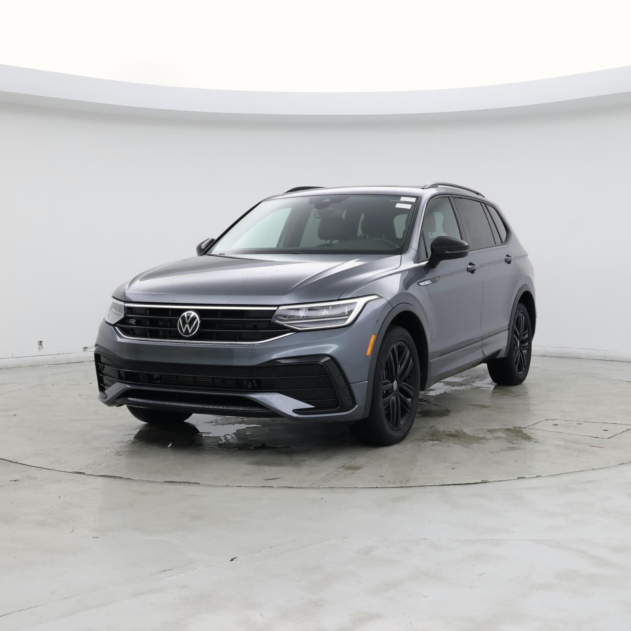 Thumbnail: 2022 Volkswagen Tiguan - 4