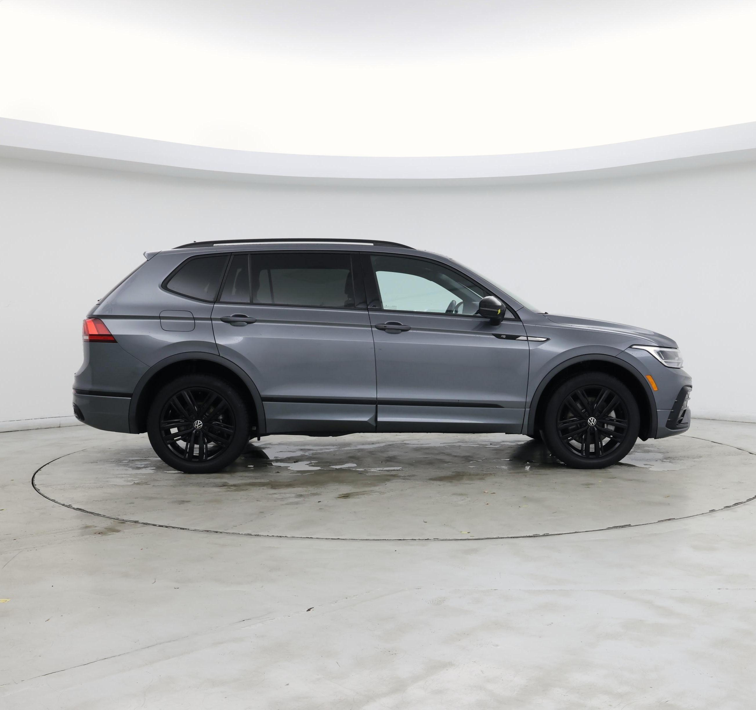 Thumbnail: 2022 Volkswagen Tiguan - 7