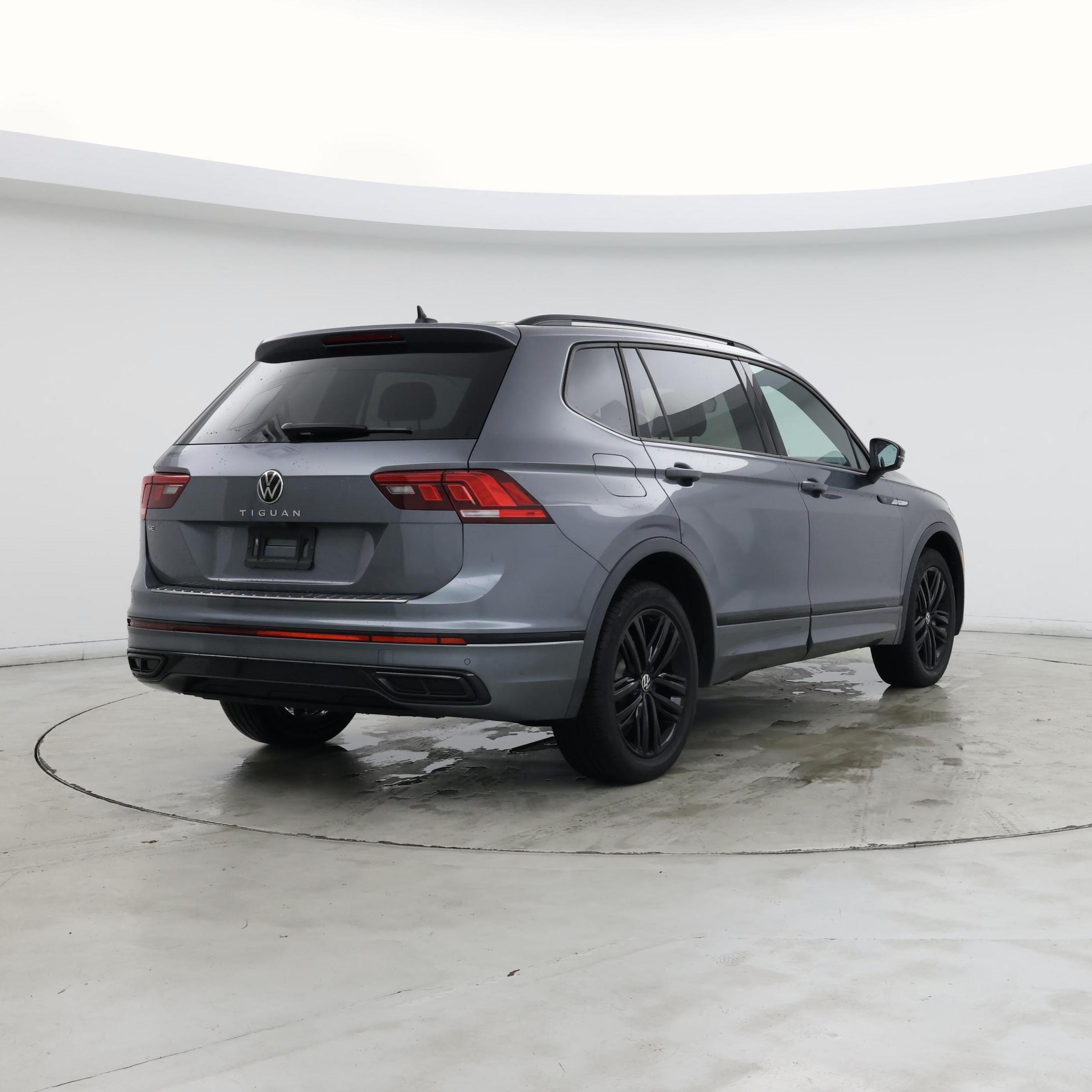 Thumbnail: 2022 Volkswagen Tiguan - 8