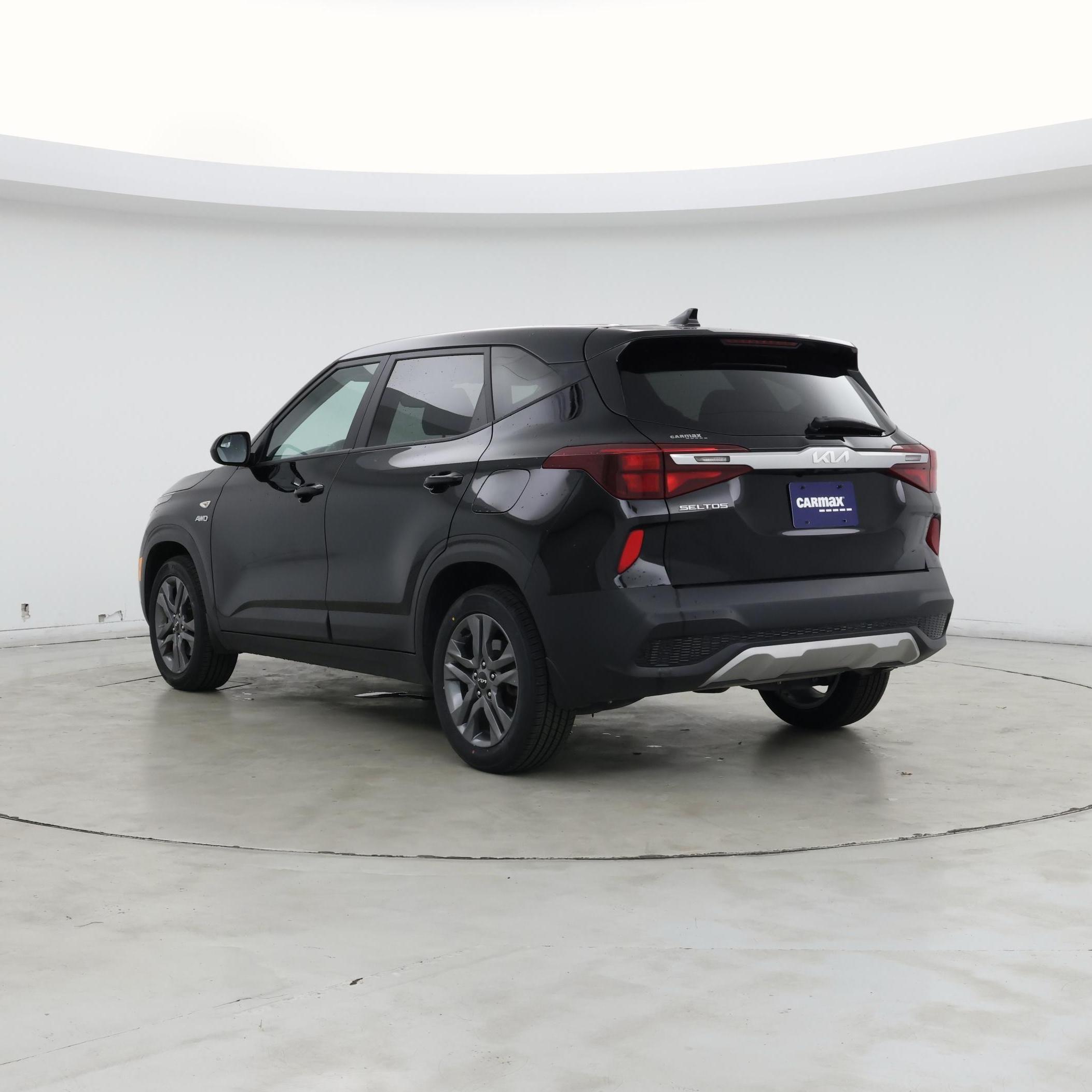 Thumbnail: 2023 Kia Seltos - 2
