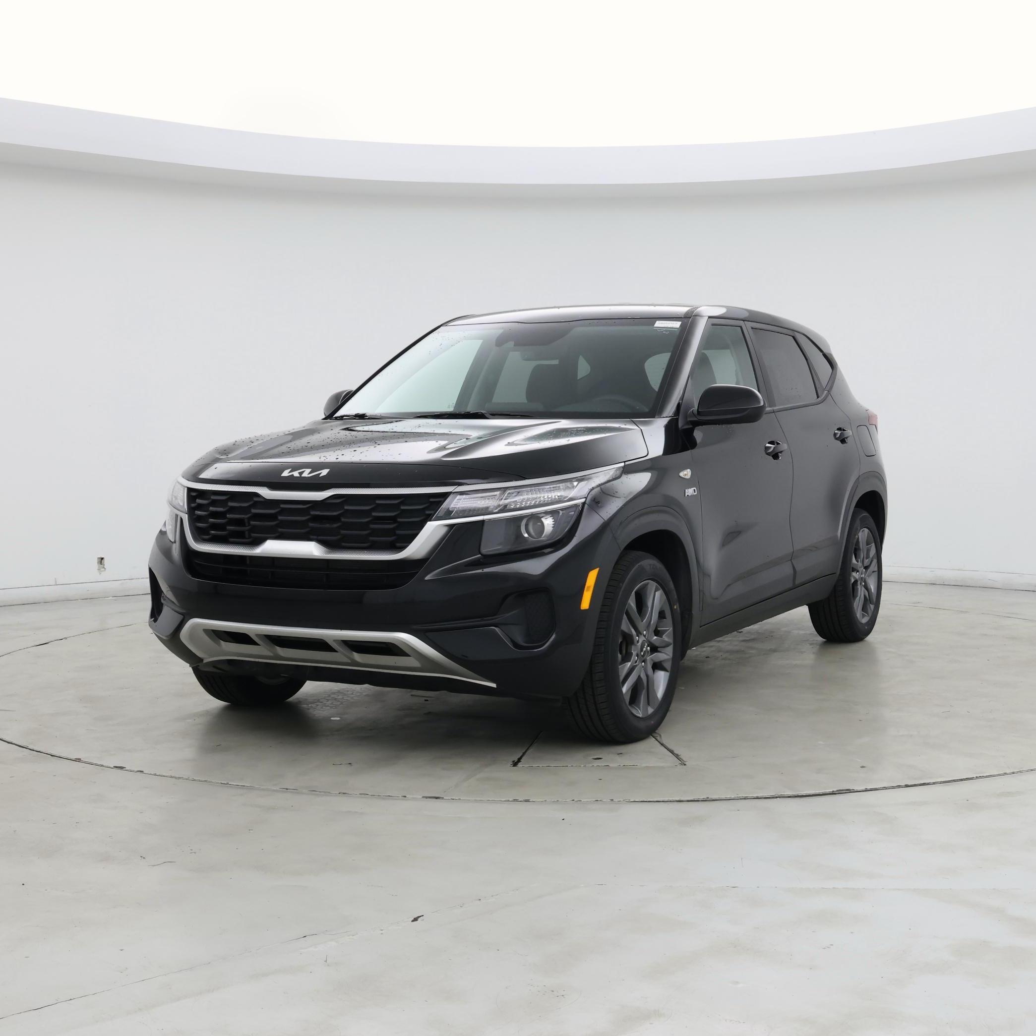 Thumbnail: 2023 Kia Seltos - 4