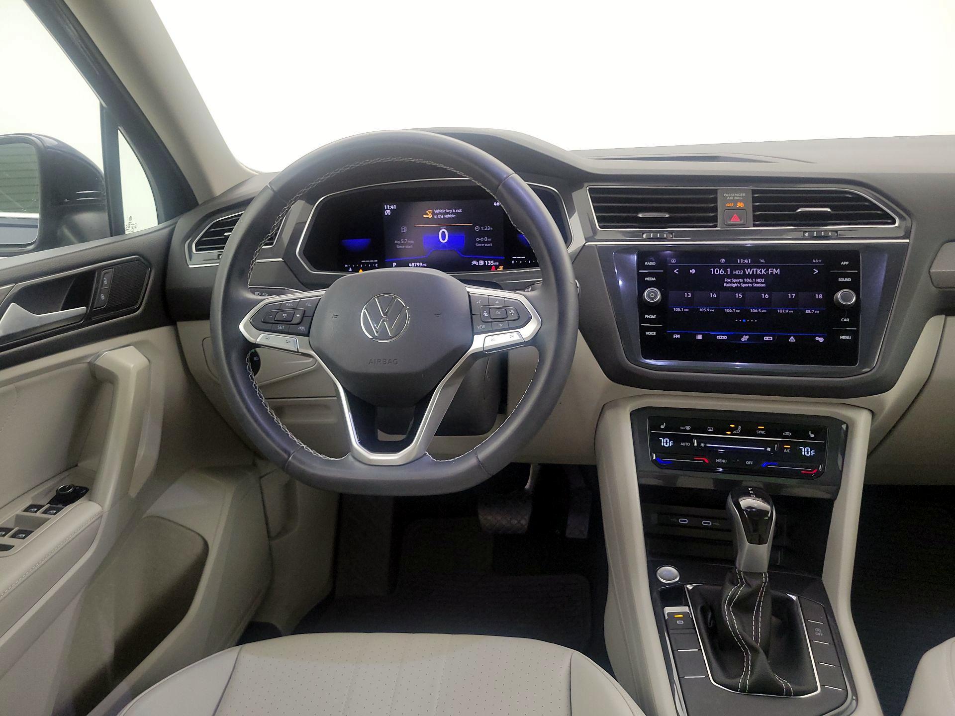 Thumbnail: 2023 Volkswagen Tiguan - 10