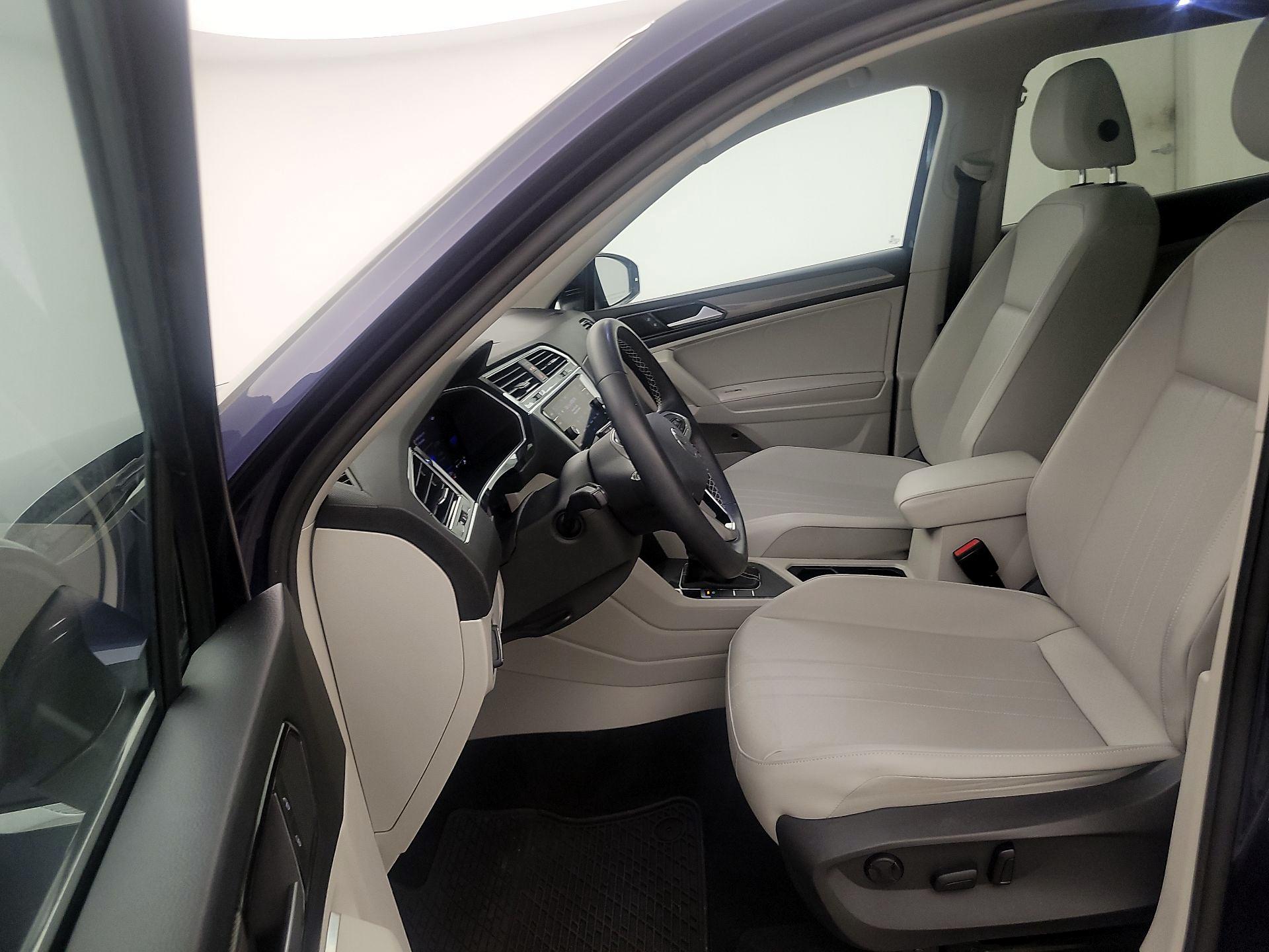 Thumbnail: 2023 Volkswagen Tiguan - 11