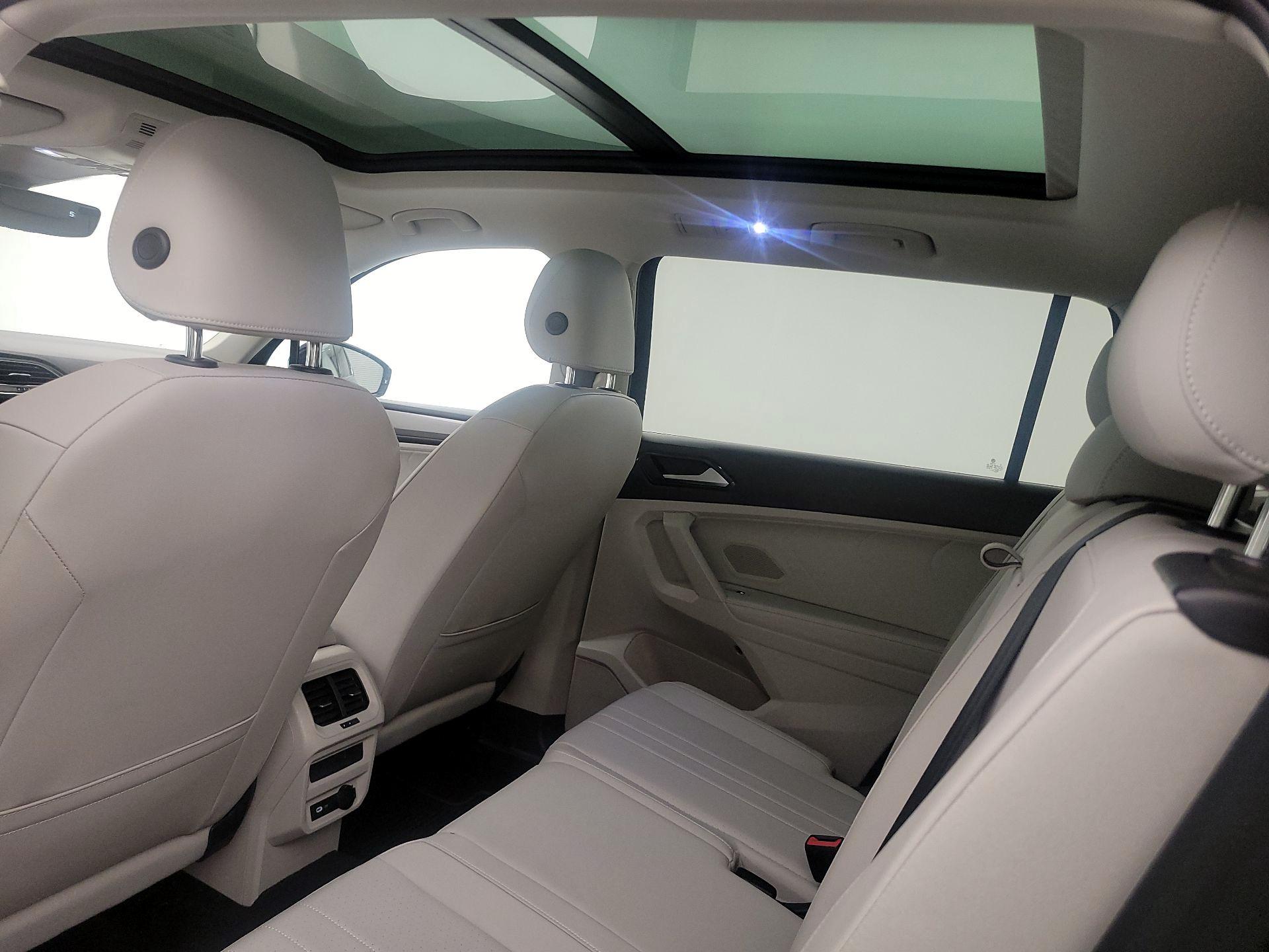 Thumbnail: 2023 Volkswagen Tiguan - 19