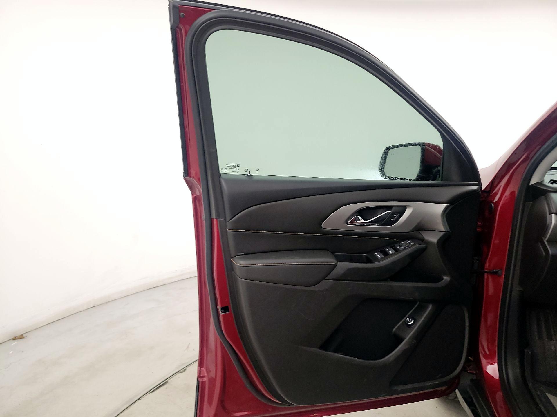 Thumbnail: 2020 Chevrolet Traverse - 12