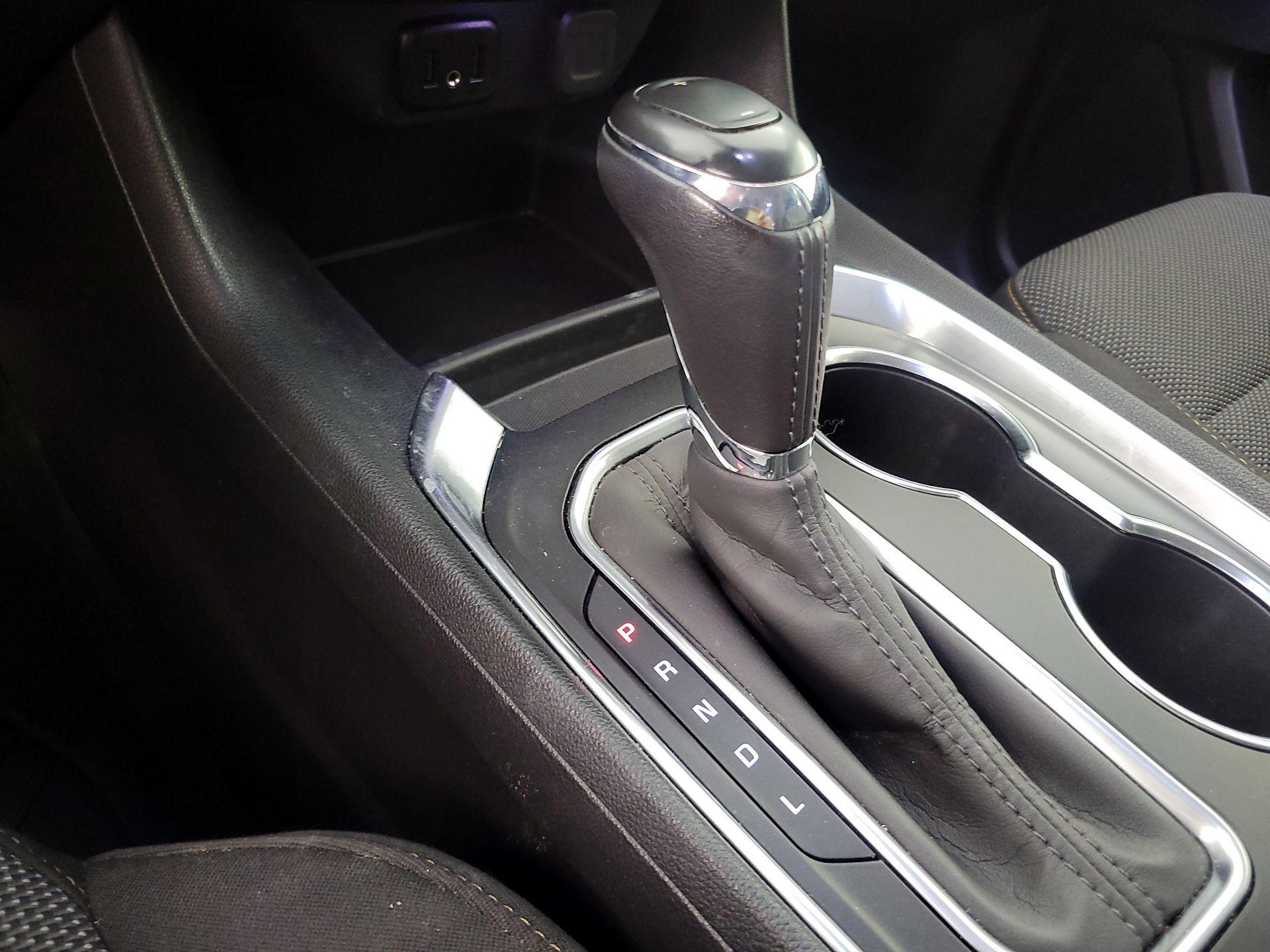 Thumbnail: 2020 Chevrolet Traverse - 17