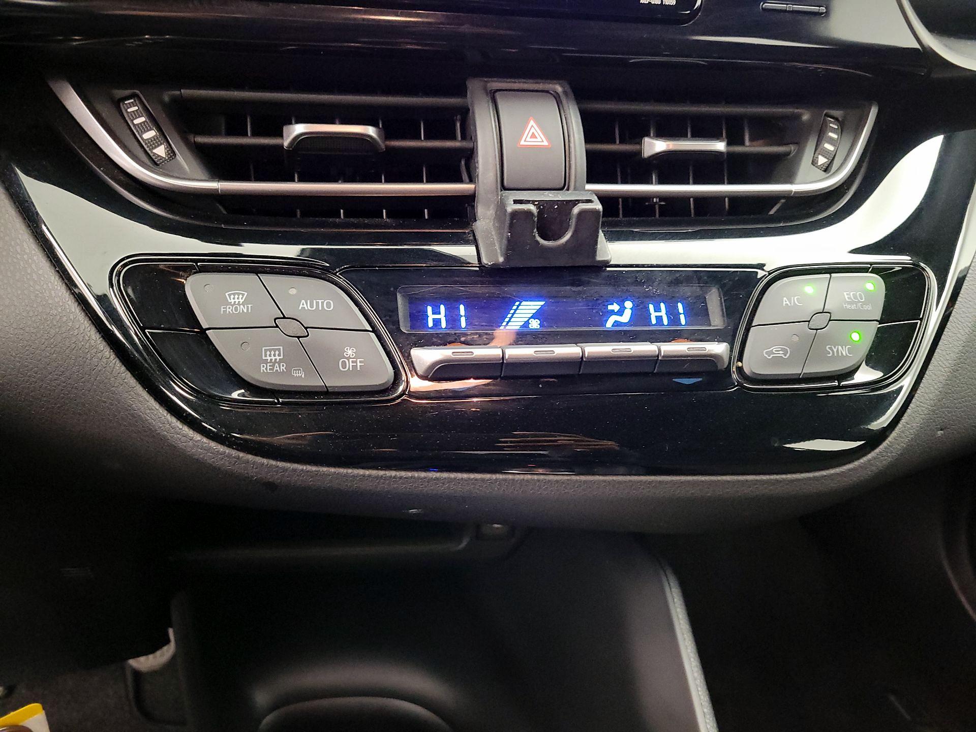 Thumbnail: 2018 Toyota C-HR - 16