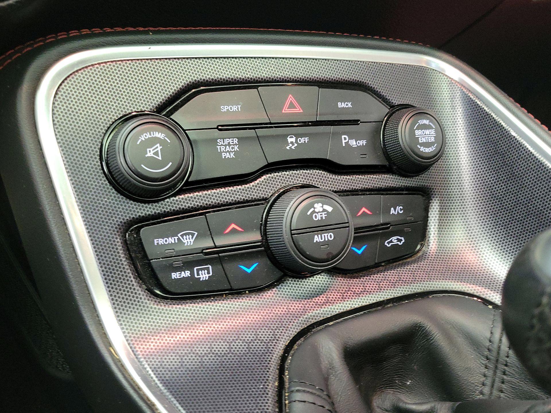 Thumbnail: 2016 Dodge Challenger - 16