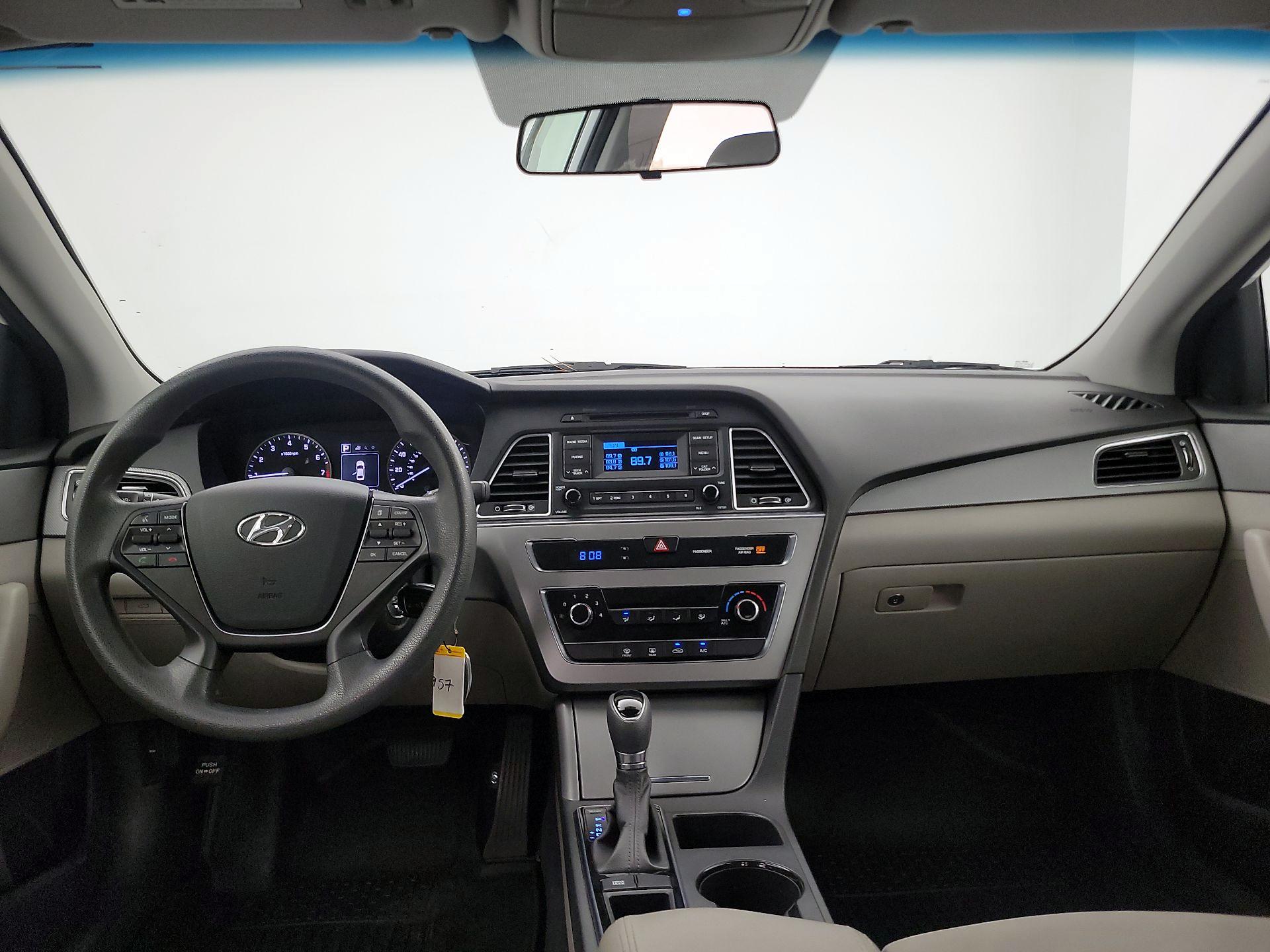 Thumbnail: 2015 Hyundai Sonata - 9