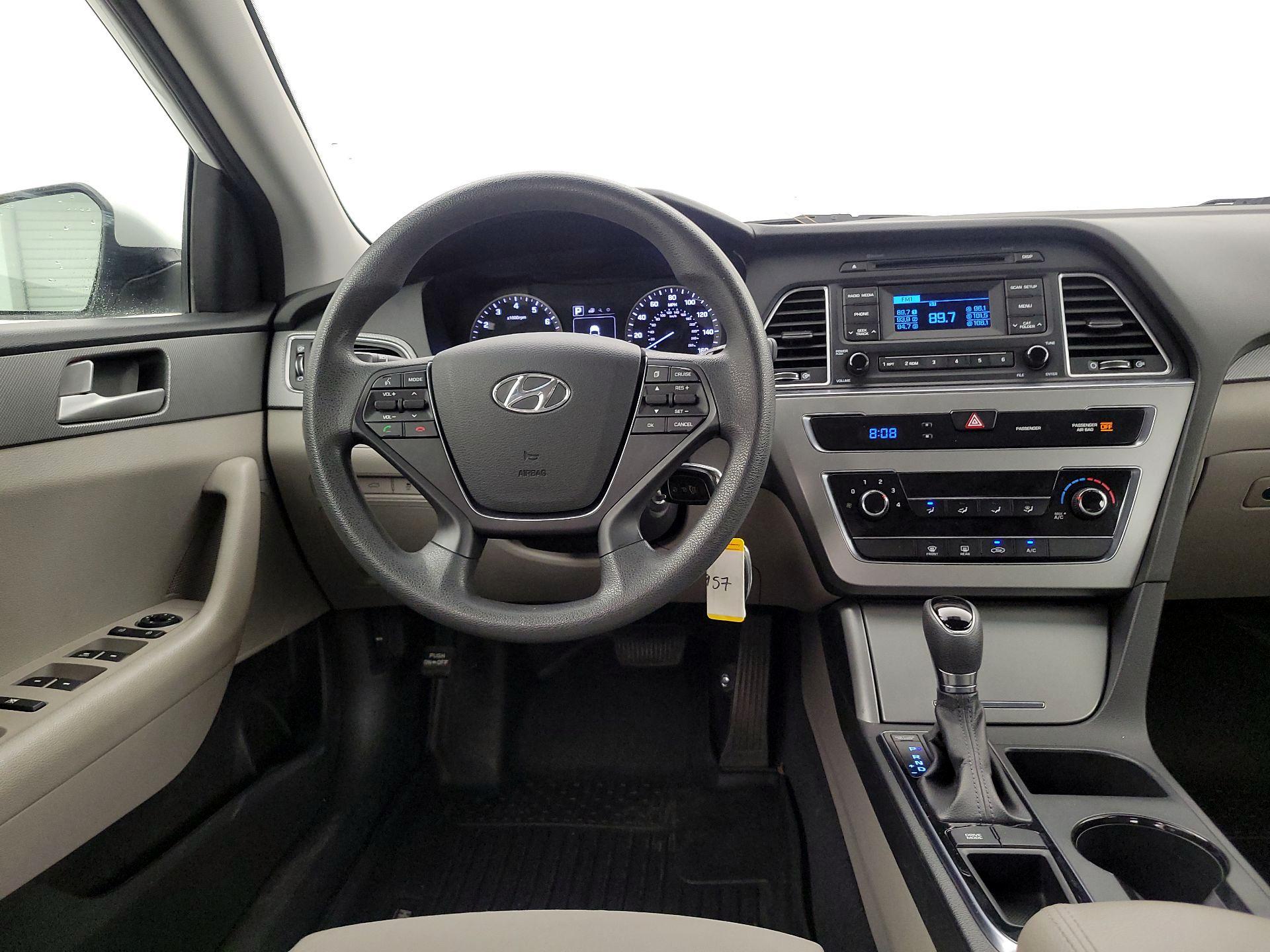 Thumbnail: 2015 Hyundai Sonata - 10