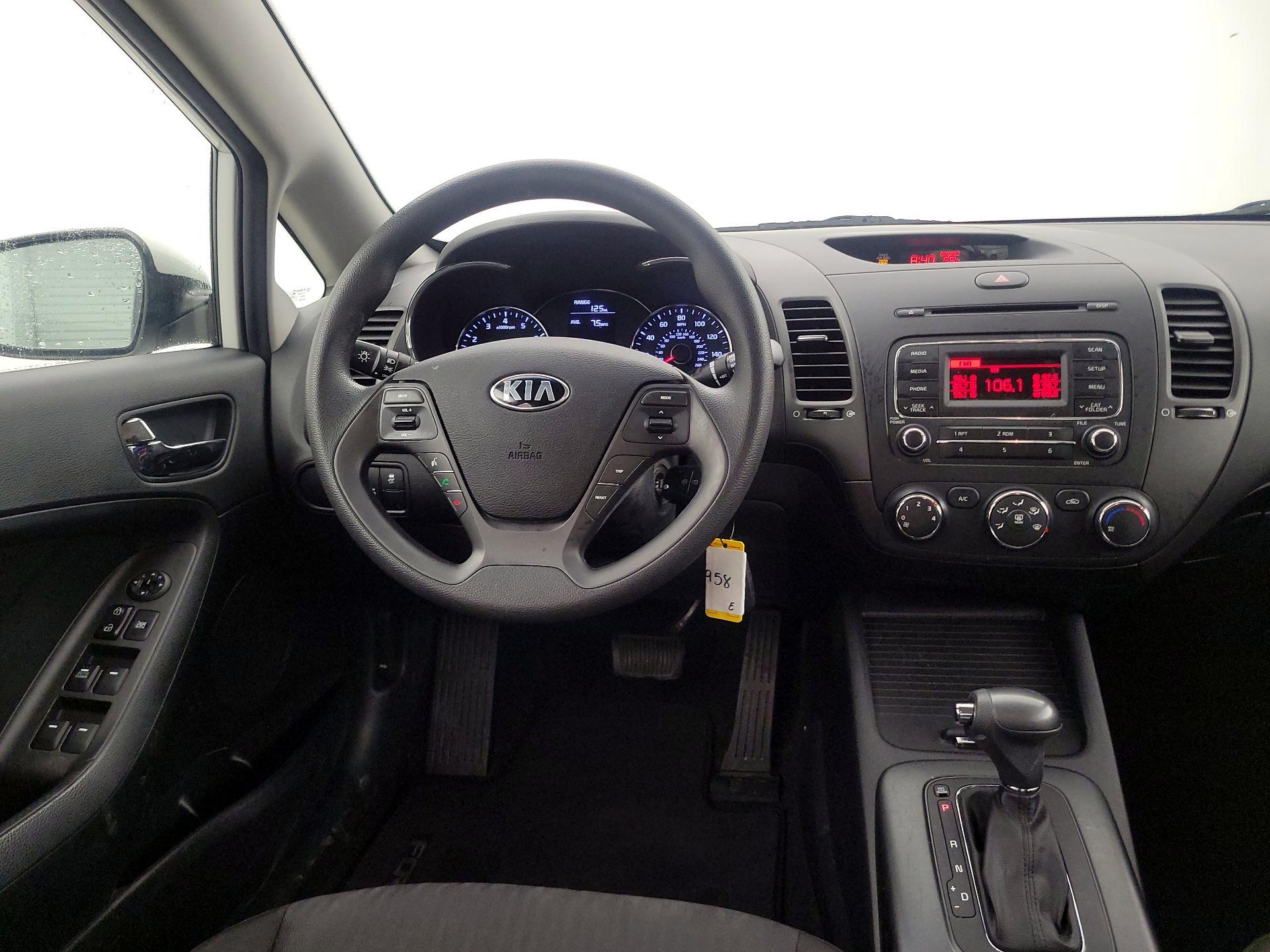 Thumbnail: 2016 Kia Forte - 10